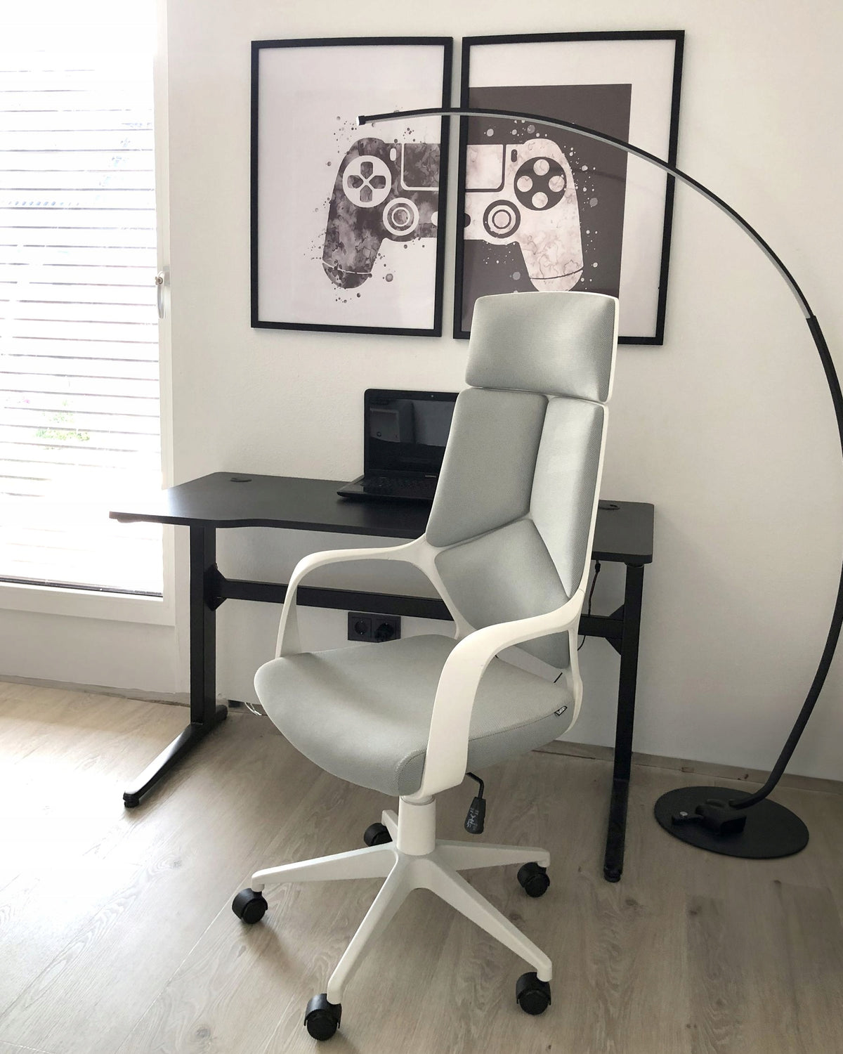 Office chair adjustable wheels grey Packaging status original