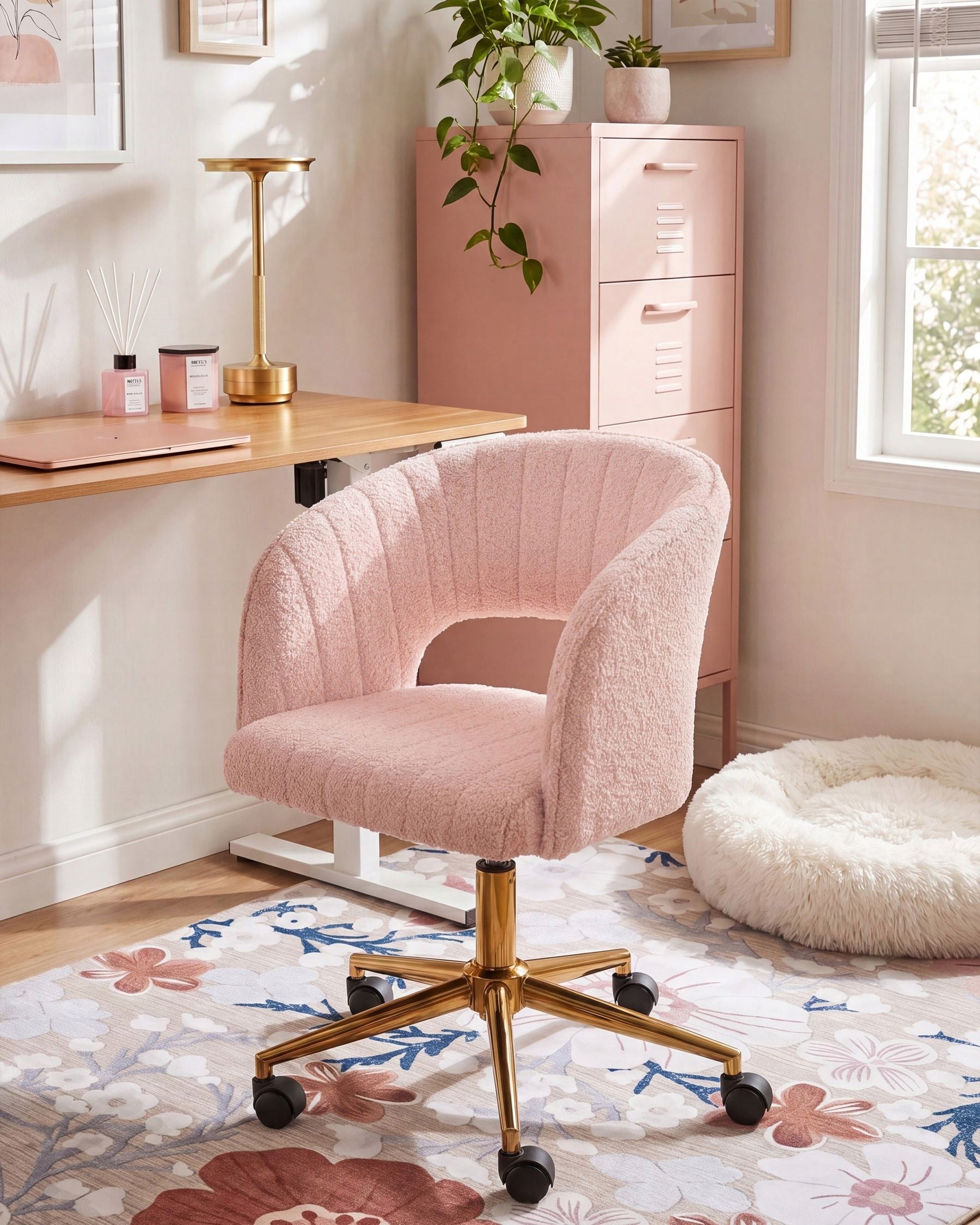 Office chair boucle on wheels adjustable height pastel pink Packaging status original