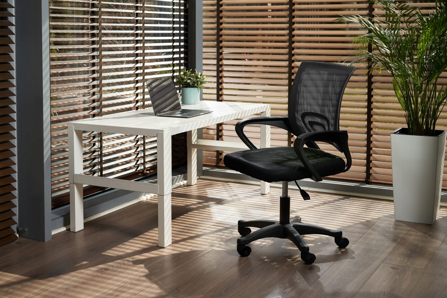 Office chair on wheels SWIVEL ergonomic desk SMART black JUMI Manufacturer code CM-332966