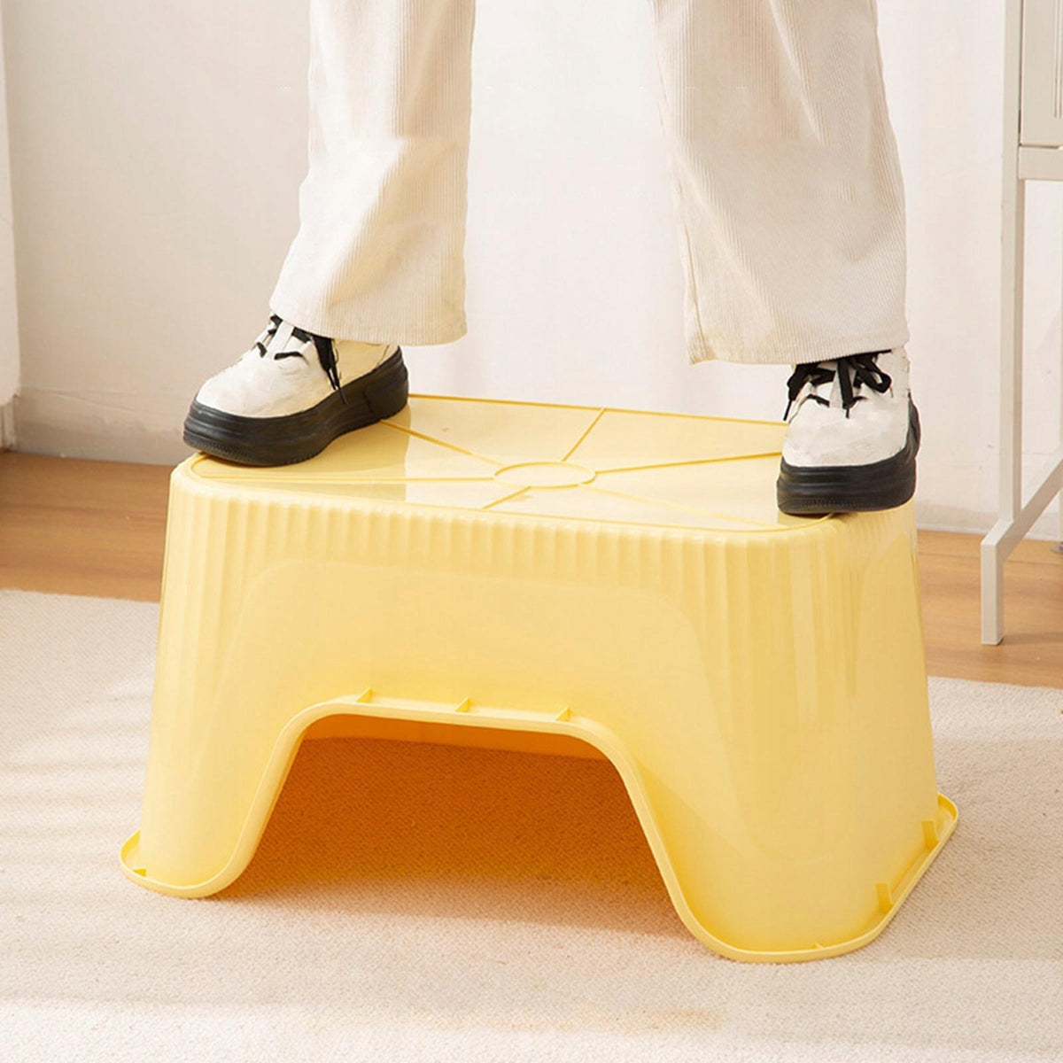Open Pet Litter Box, Cat Litter Box, Bedpan, Anti splash Cat Litter Yellow Packaging status original