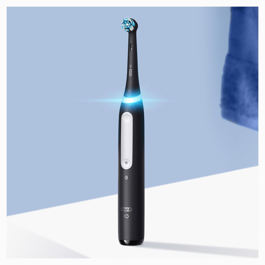Oral-B iO 4 Black electric toothbrush, 4 modes, case Brand Braun