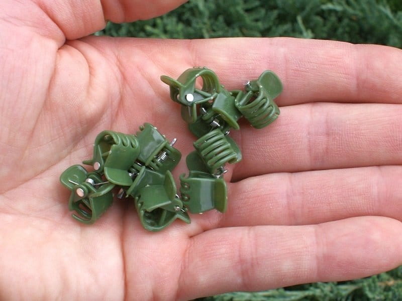 Orchid Clips 10pcs - Plant Attachment Clips for Support Pole Color green