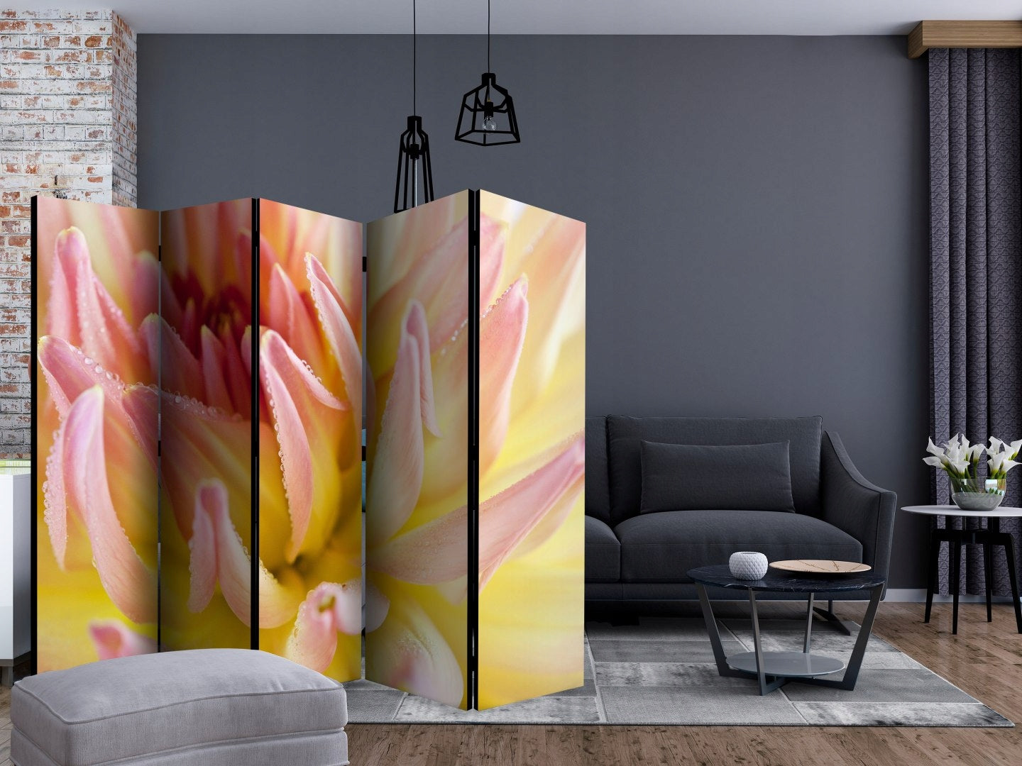 Trennwand Pastellfarbene Dahlienblüte mit Tautropfen 