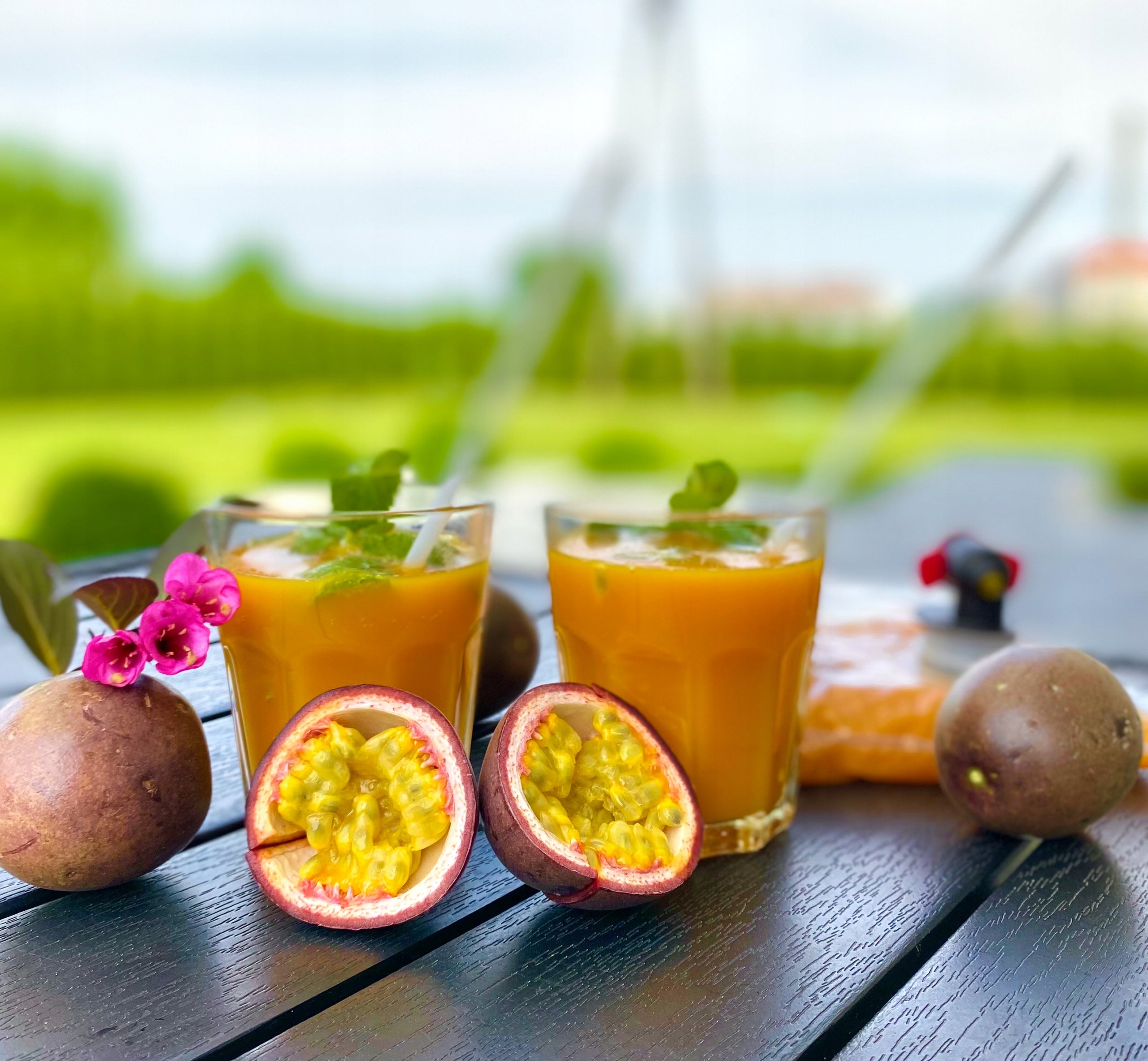 PASSION FRUIT JUICE PASSION FRUIT 100 EMBOSSED NFC 5L CHILDREN Manufacturer code SOK MARAKUJA TŁOCZONY W SPÓŁCE Z NATURĄ 5L