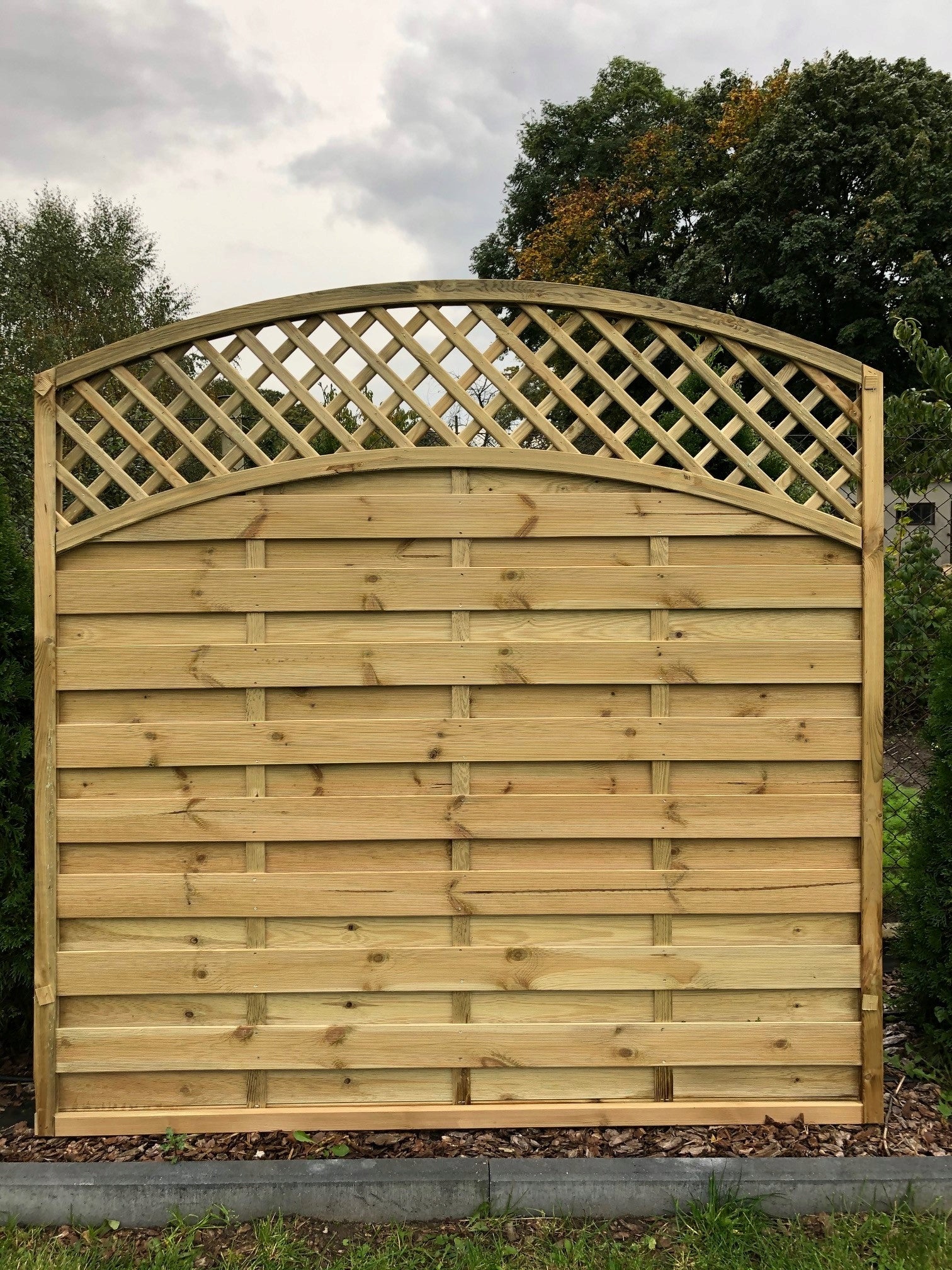 PERGOLA WOODEN FENCE 180x180x4,4 cm FENCE LUX FOR SCREWS FOR YEARS Manufacturer code LUX08