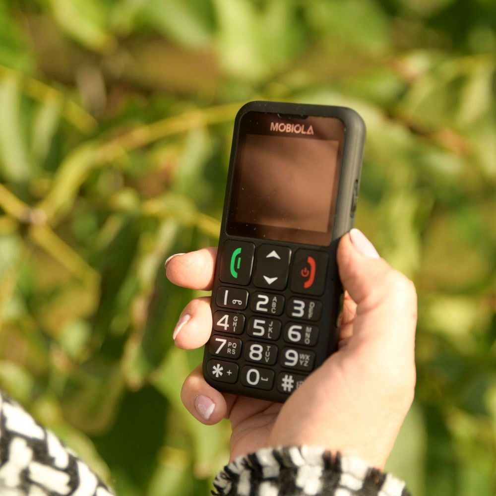 PHONE FOR SENIOR ELDERLY PERSON LARGE KEYS SAUCE LOUD CHARGING STATION Headphones included no