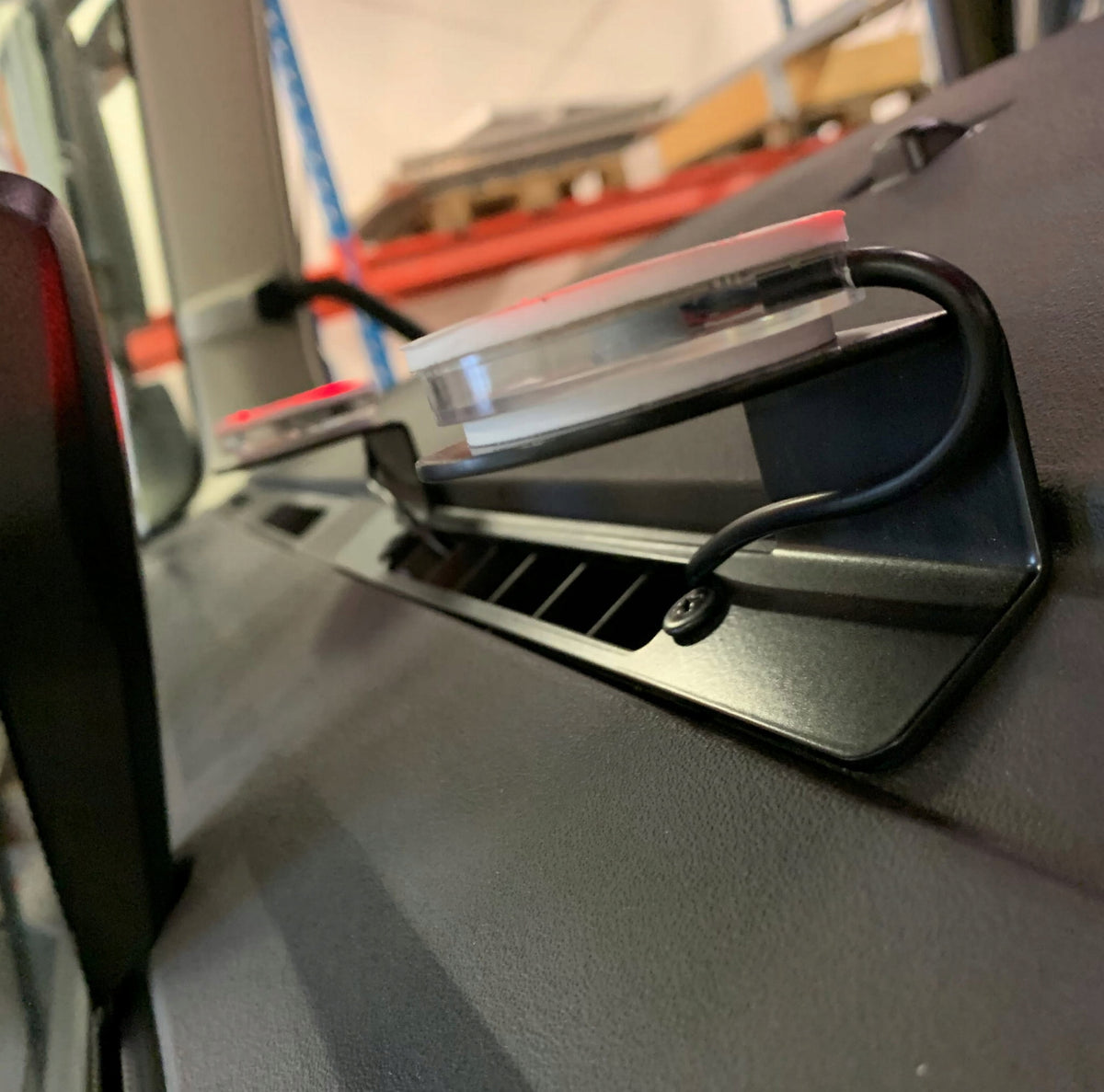 POPPY MOUNTING KIT FOR VOLVO FH4/FH5 / BOTTLE HOLDER SMELL POPPY EAN (GTIN) 5903849403368