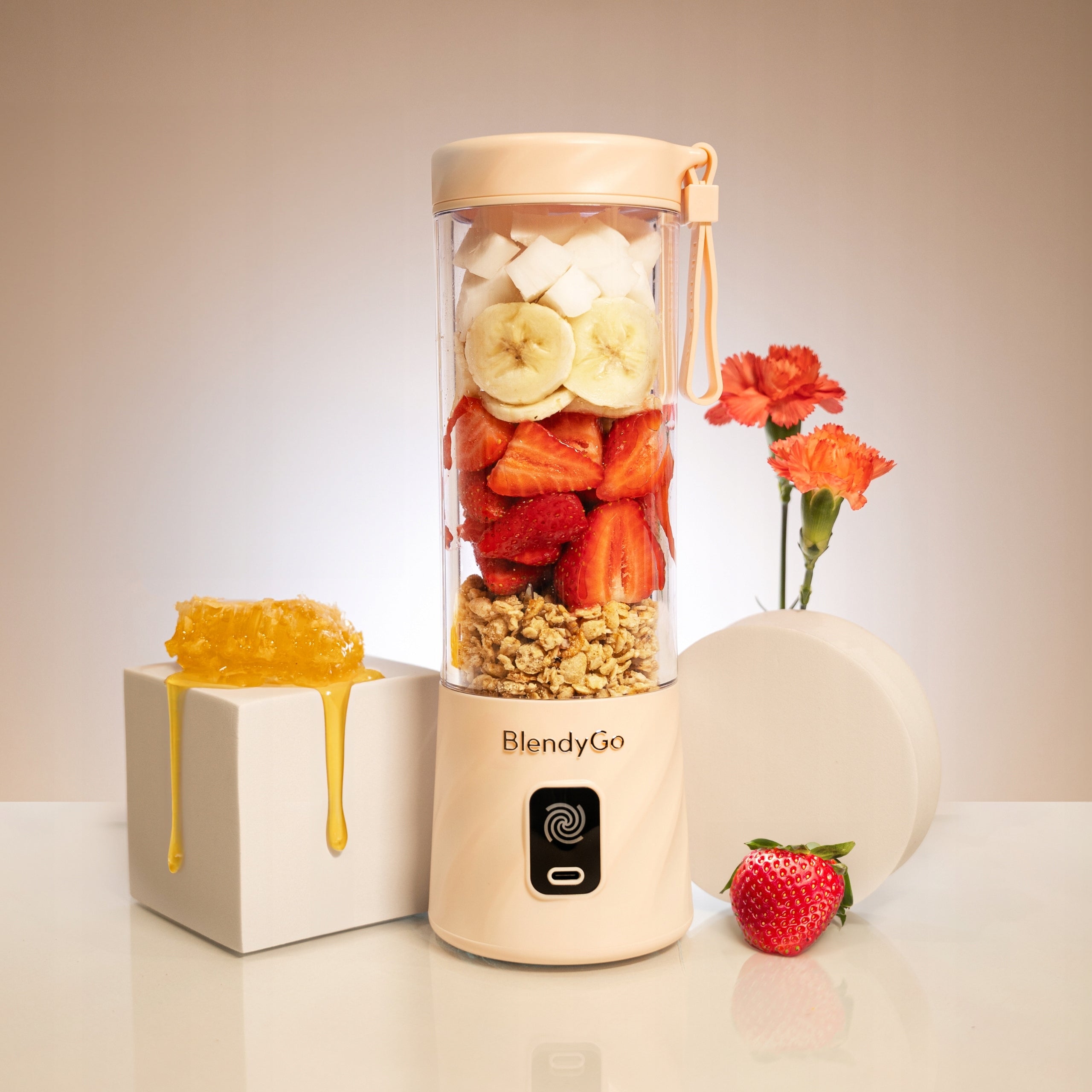 PORTABLE CUP BLENDER BlendyGo 3 WIRELESS 250W + HYDROTABS Brand BlendyGo