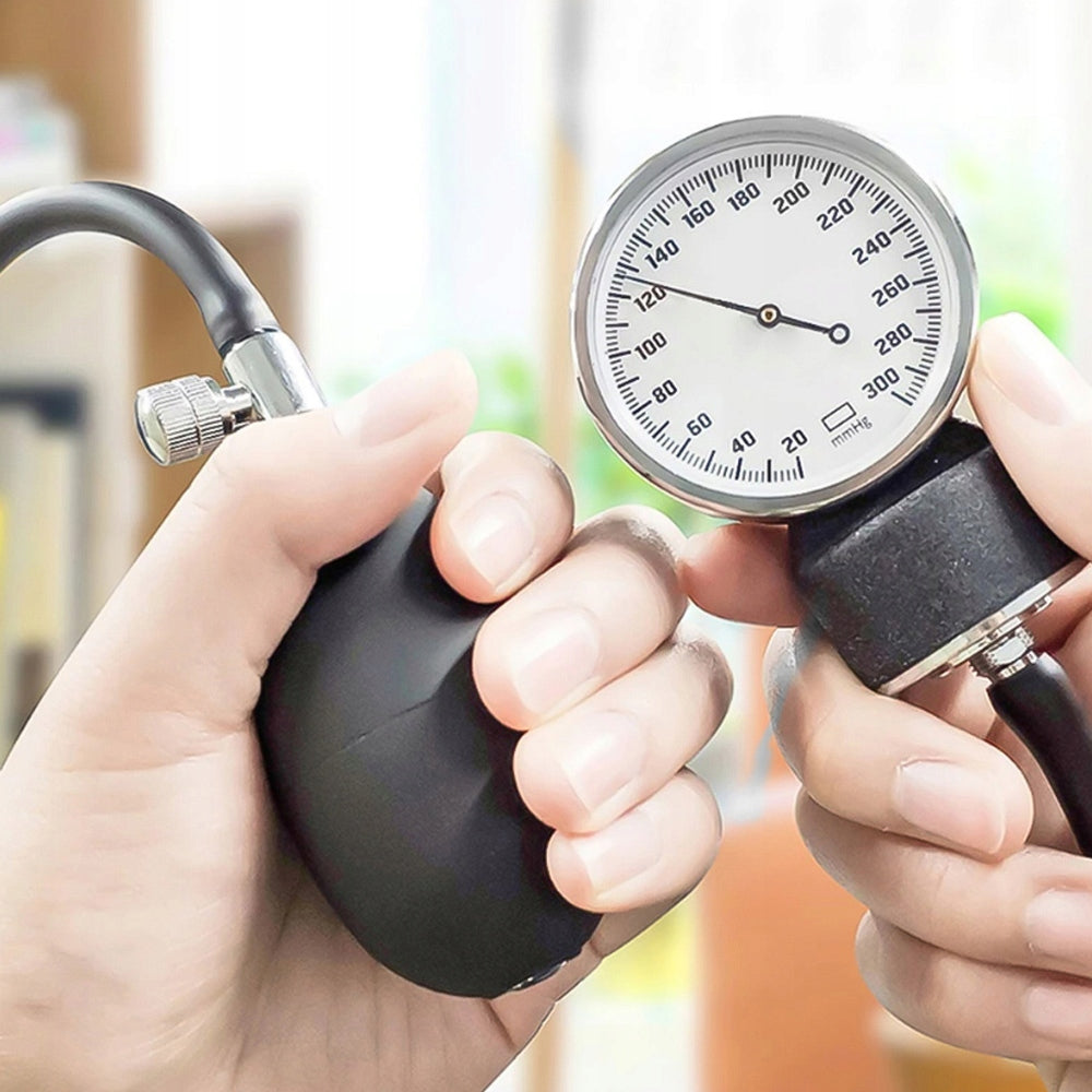 PORTABLE MECHANICAL CLOCK BLOOD PRESSURE MONITOR FOR ADULTS, WITH STETHOSCOPE Medical device no