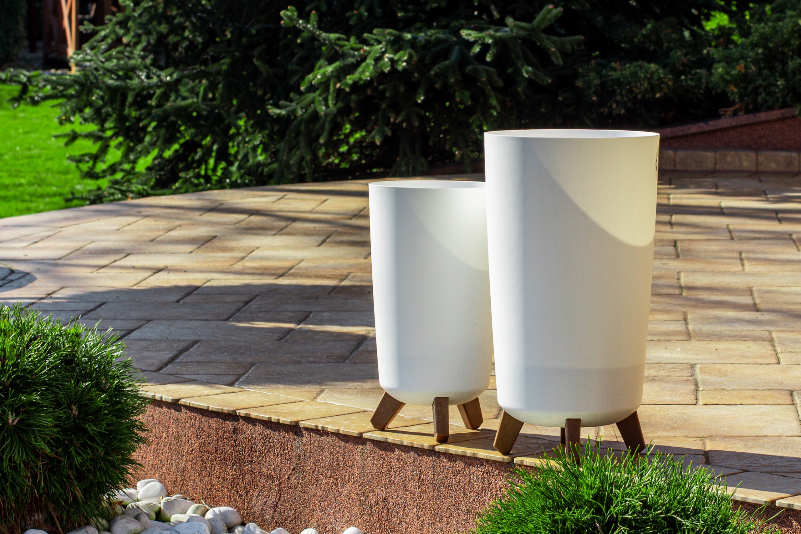 POT GARDEN PLANTER WHITE HIGH FLOWERBED STANDING ON LEGS FOR HOME Product height 45 cm