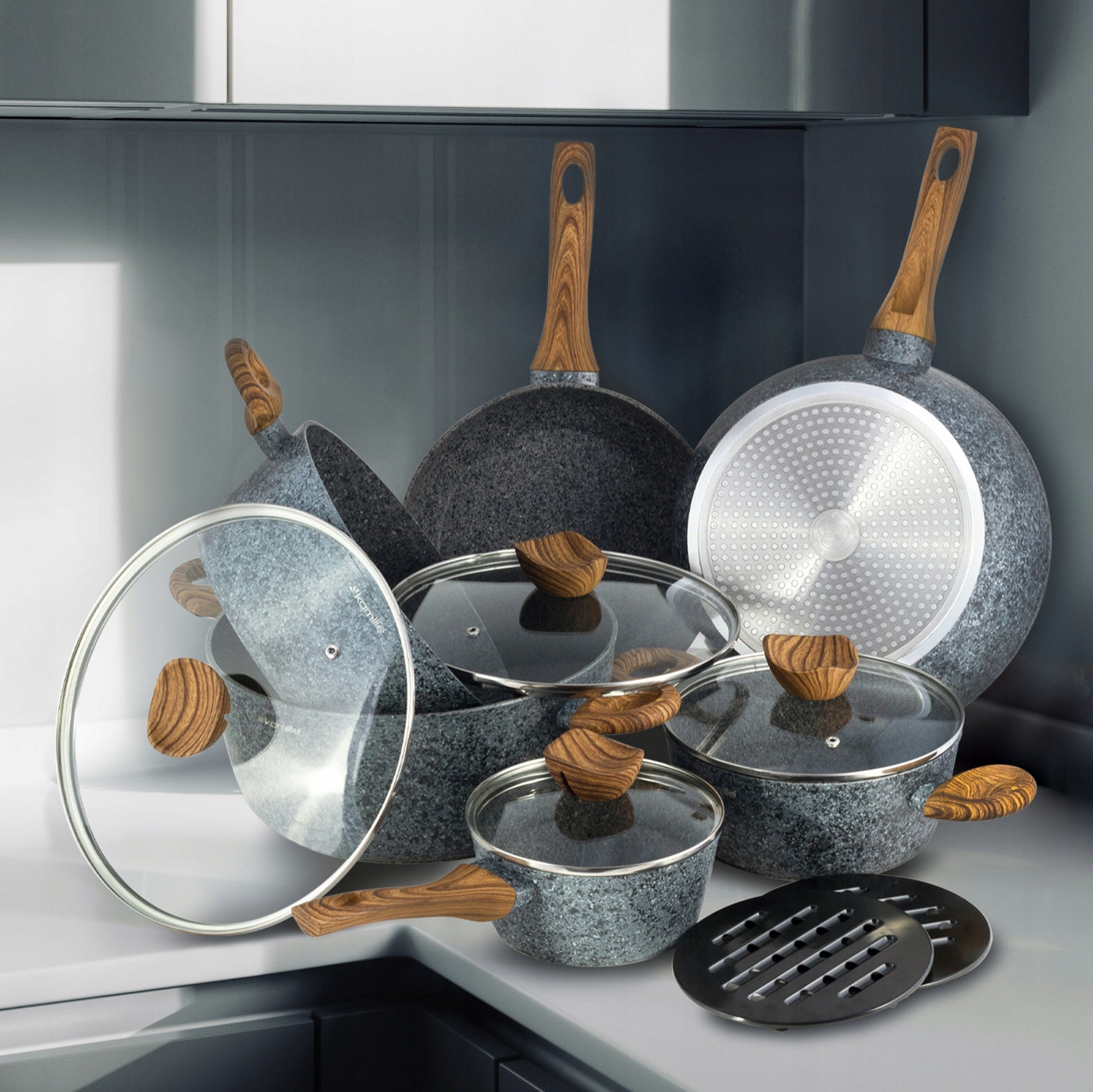 POTS SET OF POTS PANS GAS INDUCTION KAMILLE Brand Kamille