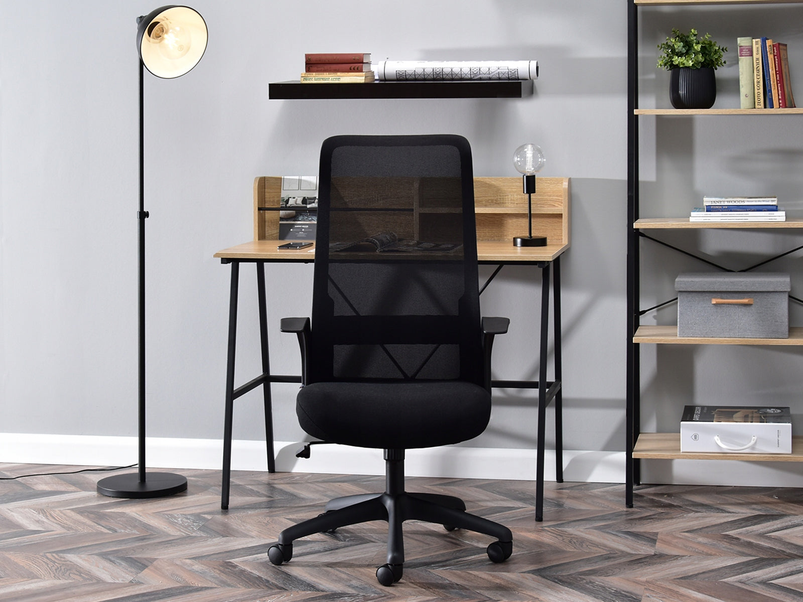 PRACTICAL OFFICE CHAIR IN BLACK MESH FABRIC WITH WERNER ARMRESTS Manufacturer code 5907698655886
