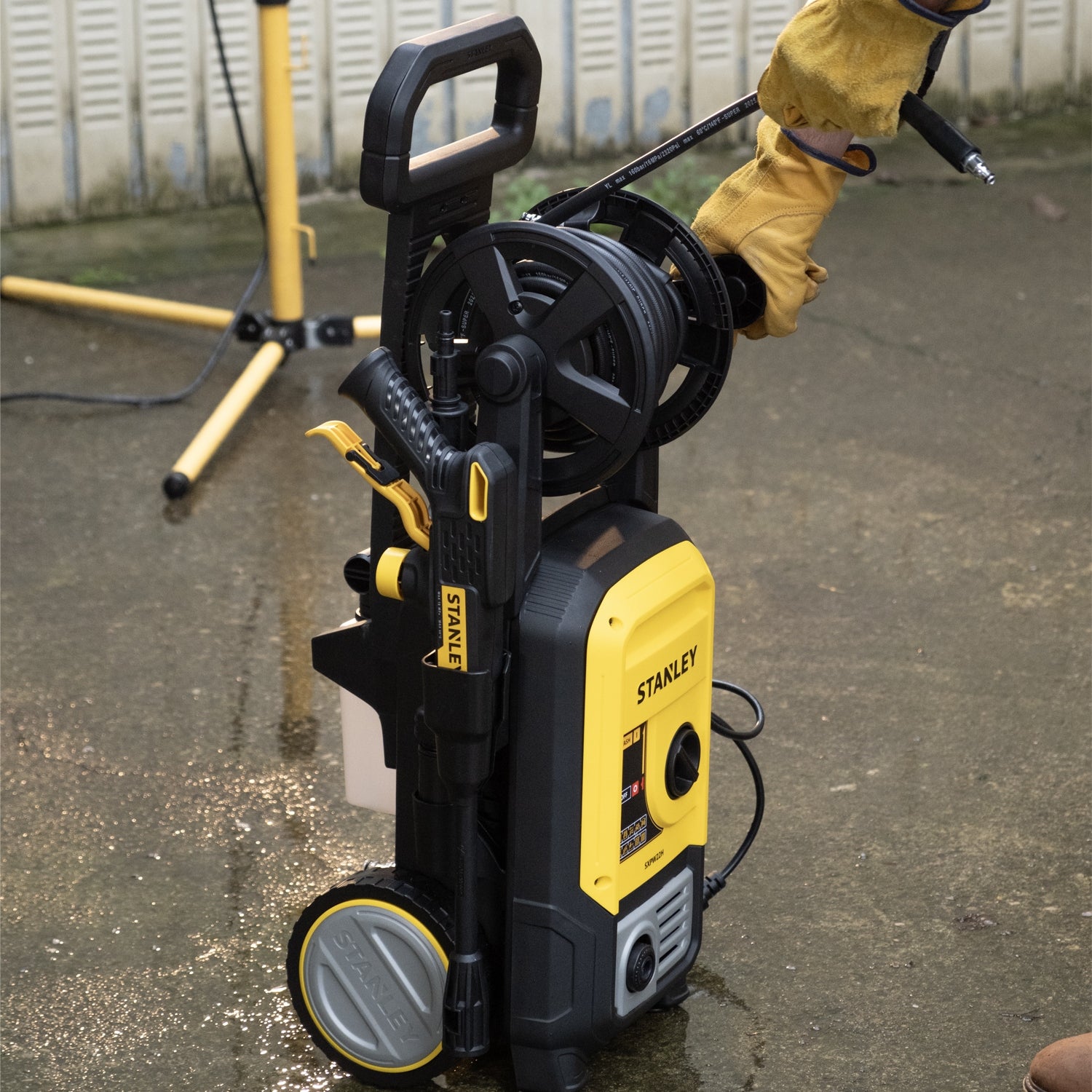 PRESSURE WASHER STANLEY 2200W CAR CUBE WASHER SET+ PATIO Manufacturer code SXPW22HP-QS