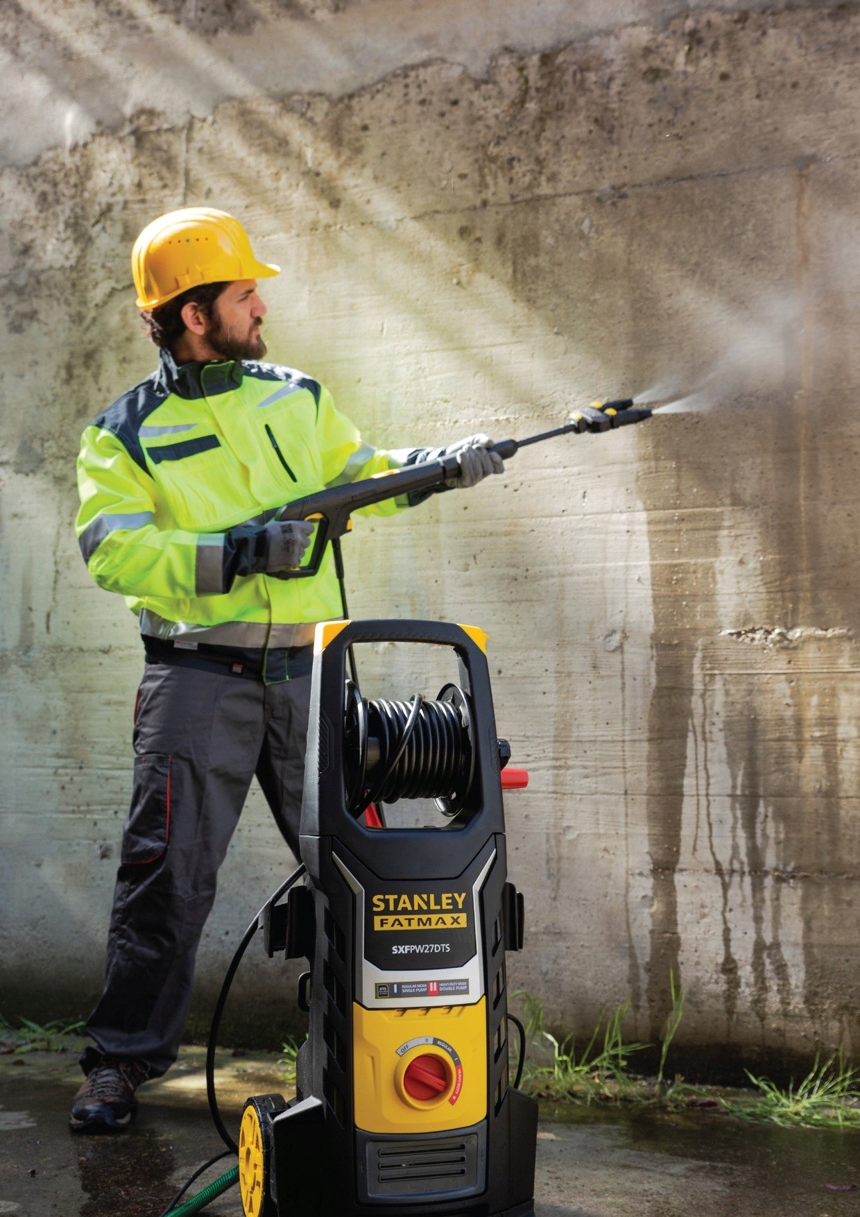 PRESSURE WASHER STANLEY 2700W 160bar 850l/h + TWIN AQUASWEEPER BRUSH Batteries included no