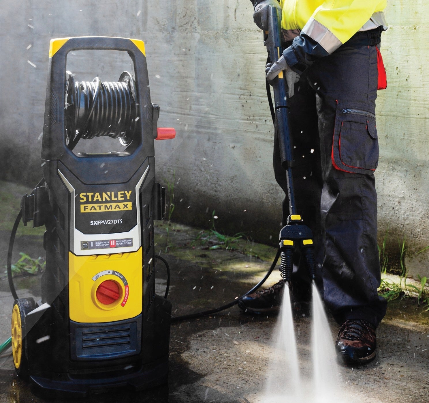 PRESSURE WASHER STANLEY 2700W 160bar 850l/h + TWIN AQUASWEEPER BRUSH Brand Stanley