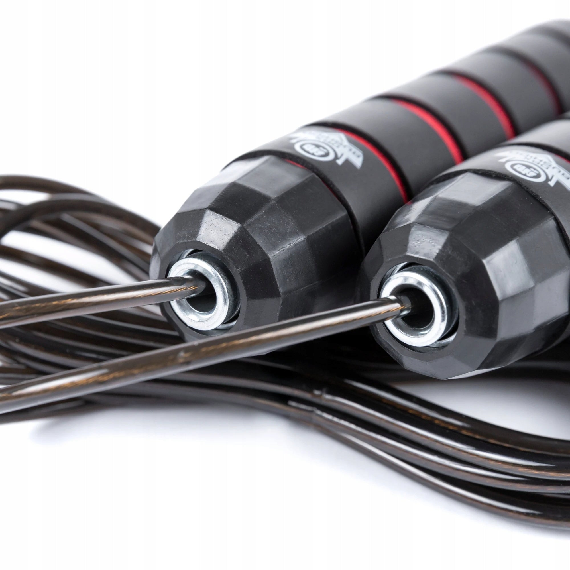 PRO JUMP ROPE WITH ADJUSTABLE CABLE LENGTH WITH BEARINGS DBX BUSHIDO Kind made of plastic