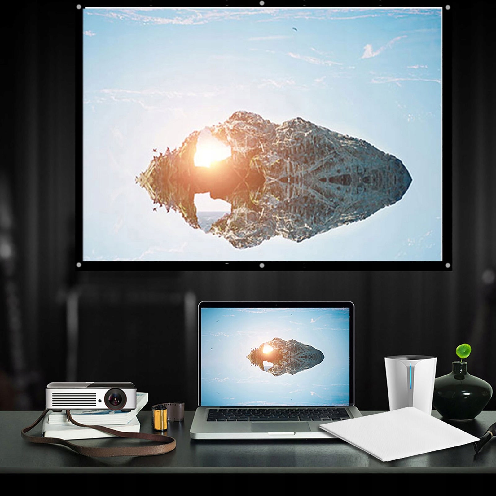 PROJECTION SCREEN FOR PROJECTOR PORTABLE RETRACTABLE 4:3 84 INCH Model 72948722