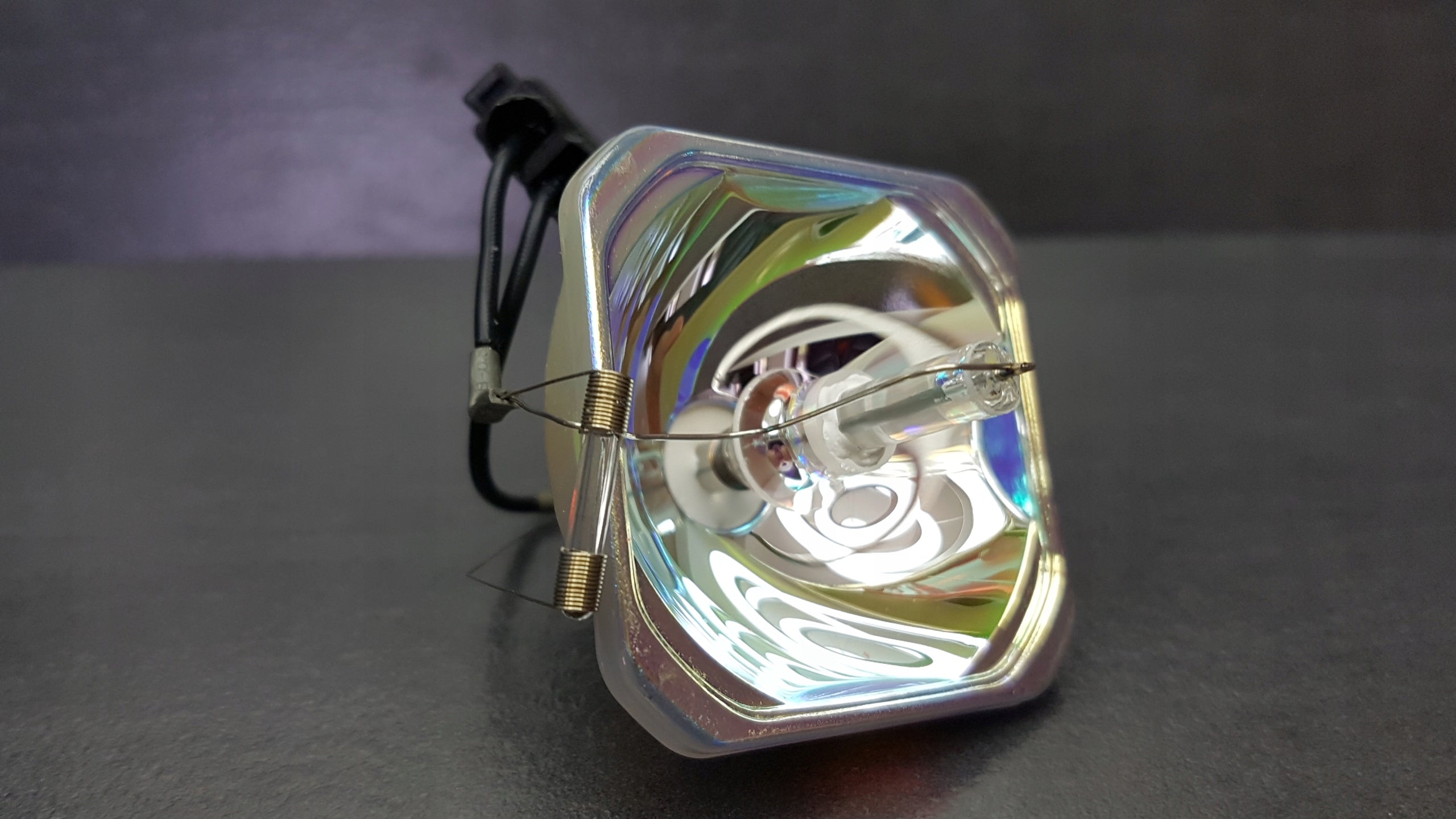 PROJECTOR LAMP H388B for EB-CS510XN EB-910W EB-436Wi 436Wi D6150 EB-430 H389A ELPLP61 EAN (GTIN) 5904119193569