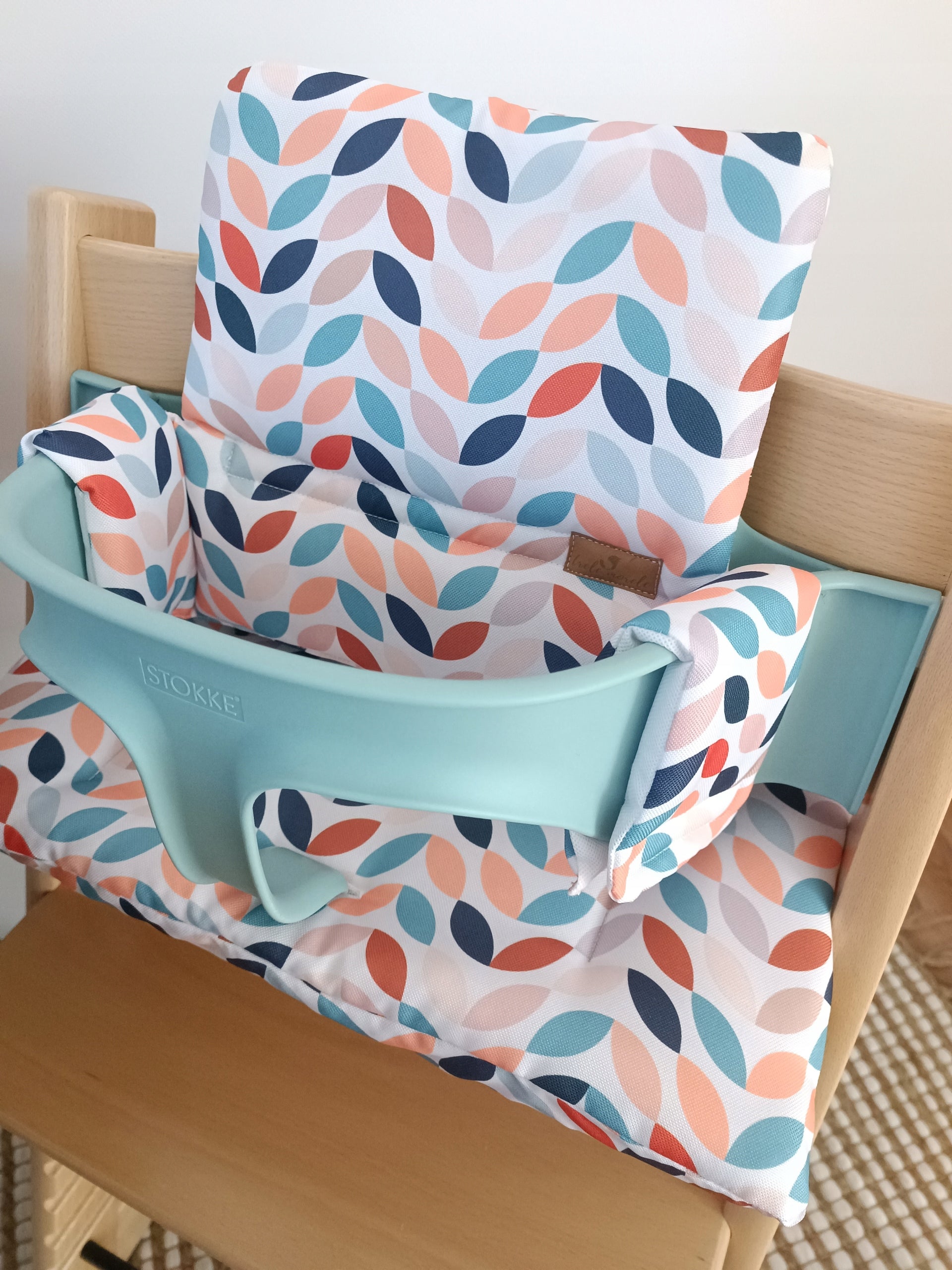 PROMOTION waterproof pillows for Stokke Tripp Trapp 2in1 leaves retro white