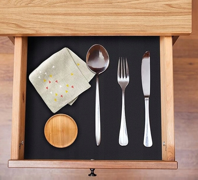 PROTECTIVE MAT FOR CABINET DRAWERS 500x50cm STAIN RESISTANT BLACK Manufacturer code MATA OCHRONNA DO SZAFEK 500x50CM CZARNA DAZMA