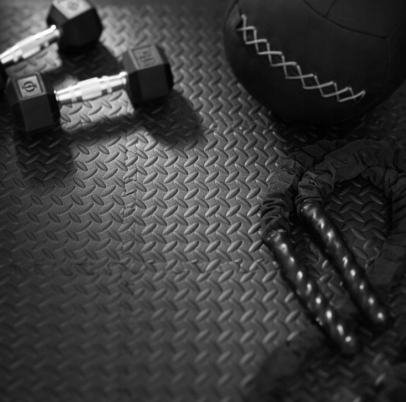 PROTECTIVE RUBBER MAT FLOOR PUZZLE 60x60 FOR GYM FOR EQUIPMENT 9 PCS Color black