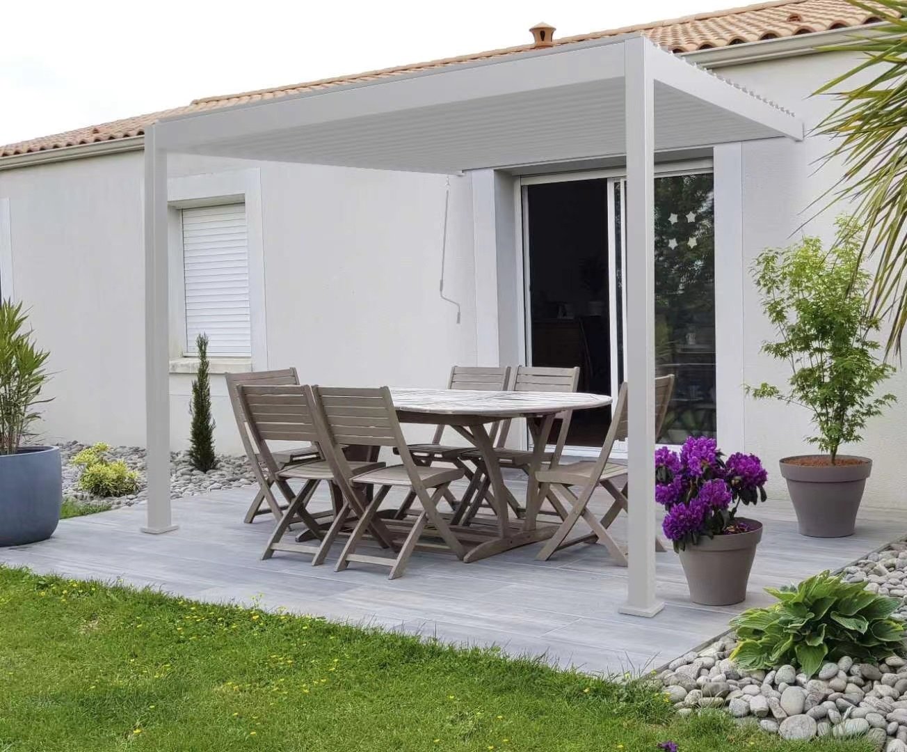 Pavillon Pergola Premium Wall 3x4 wird an der Wand montiert, weiß 