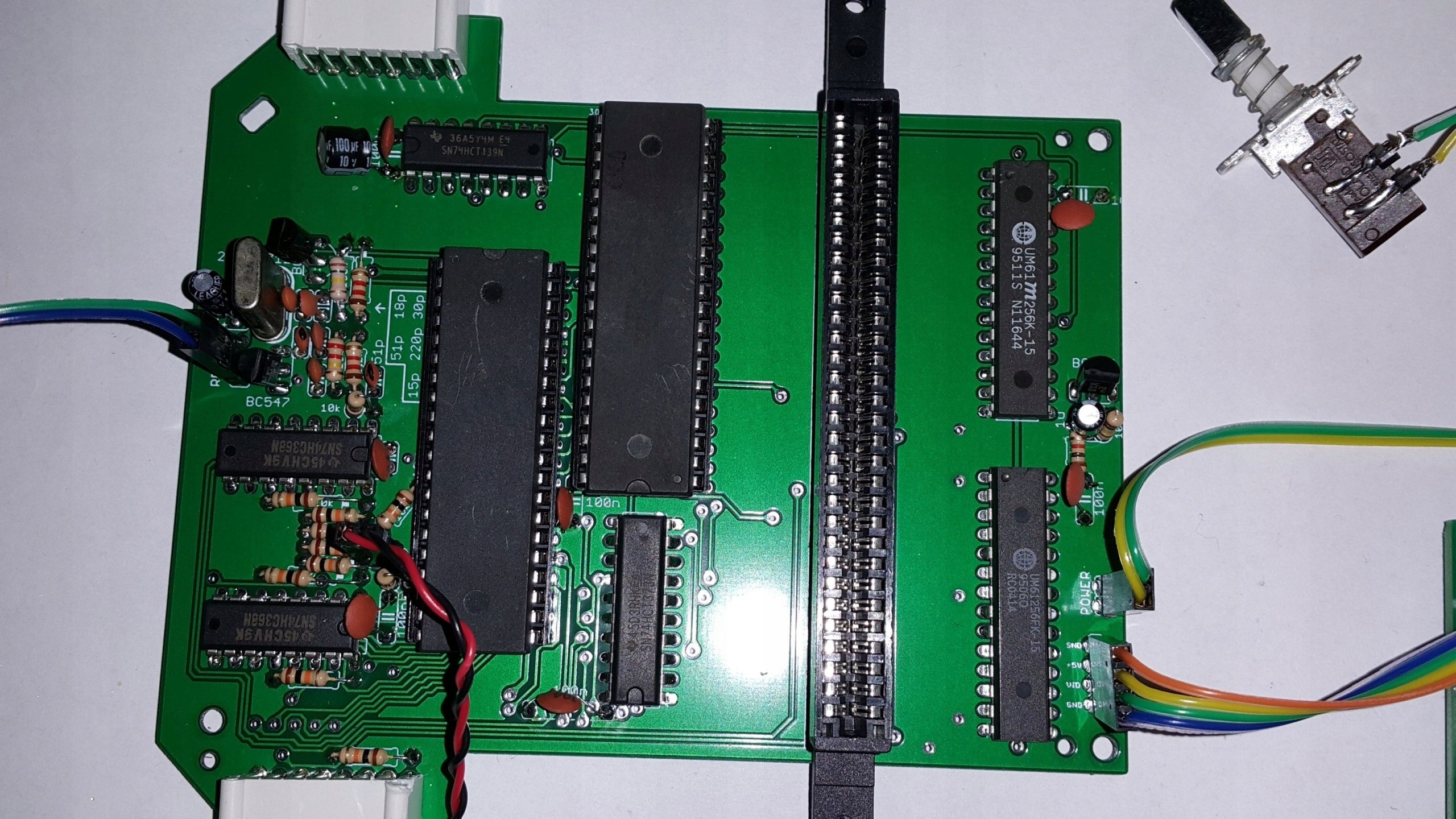Pegasus IQ502 - nowa płyta główna na scalakach (wersja NTSC)