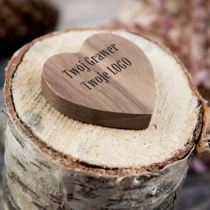 Pendrive ENGRAVING HEART Wooden 16GB USB 2.0 Your engraving Your logo Color brown