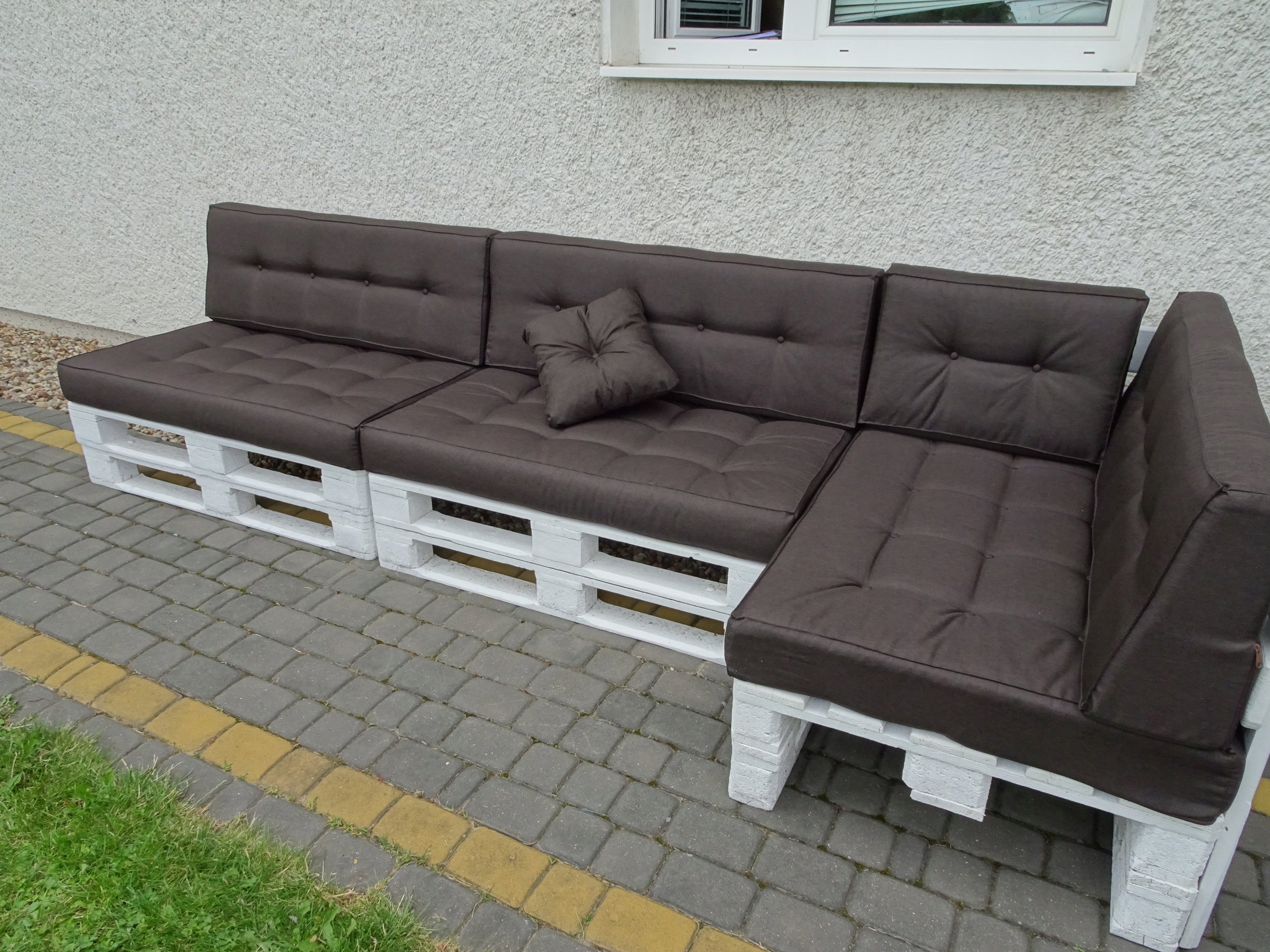 Pillows for three PALLETS, set of 8 pcs. 120 X 60 BROWN Manufacturer no brand