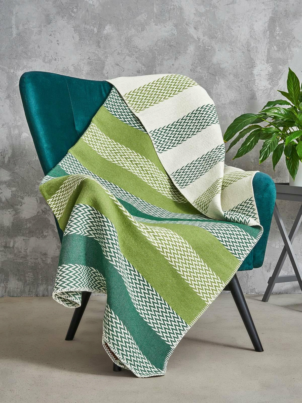 Plaid bedspread 165x200 Zigzag belts green blanket finished with crochet