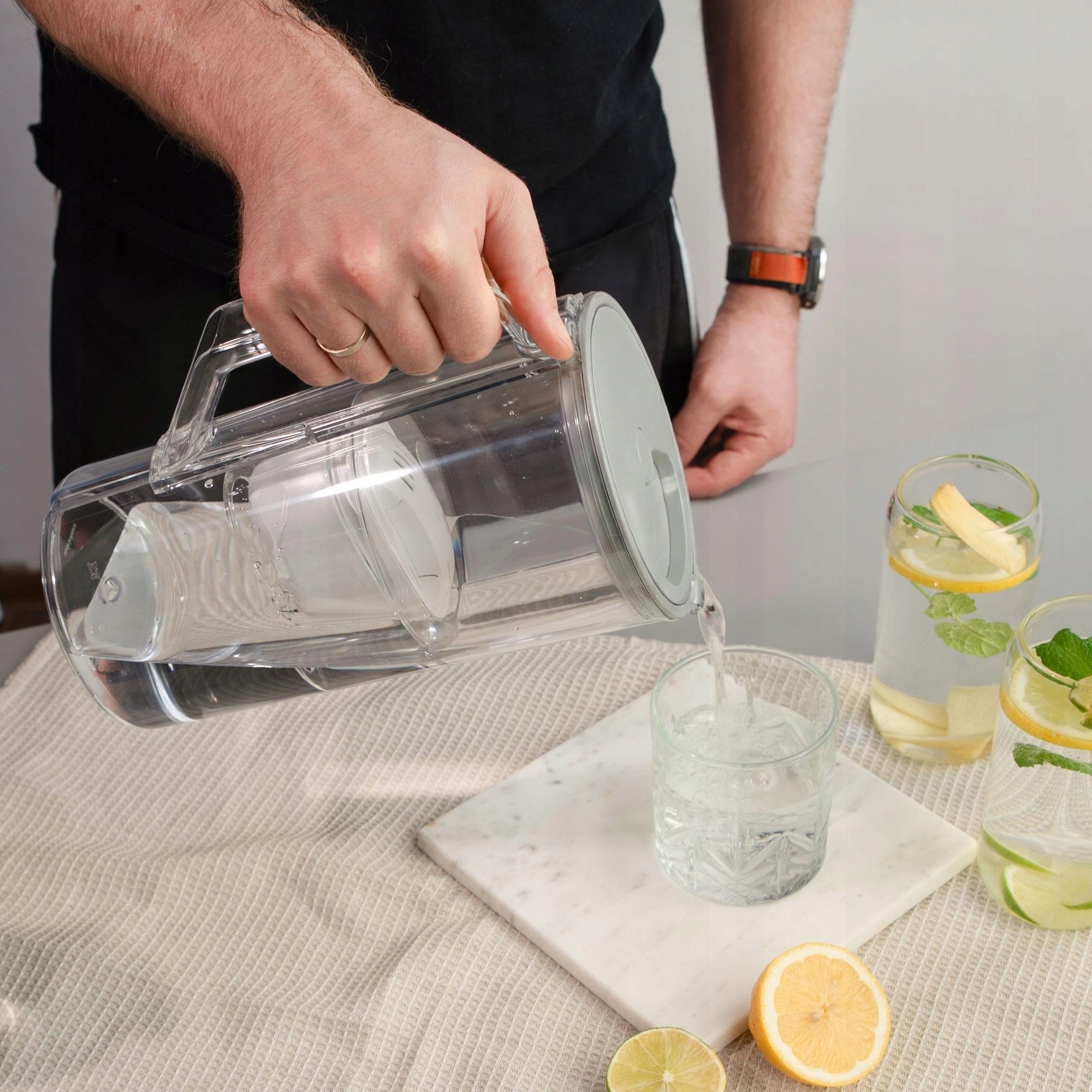 Plastic filter jug AquaFloow J-MAXI 2,5l grey + 3x water filter Manufacturer code AF101-GR