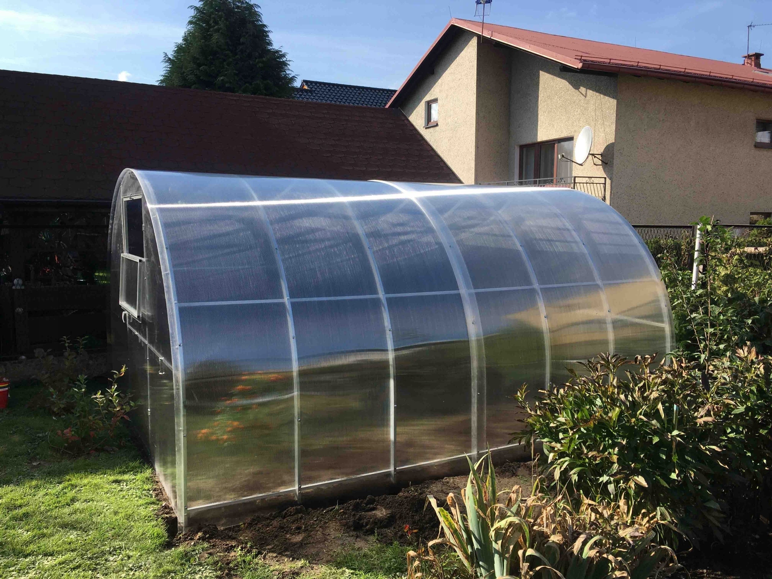 Polycarbonate Greenhouse Garden Tunnel 3x6 m Galvanized Polycarbonate 6mm Product weight with unit packaging 108.4 kg