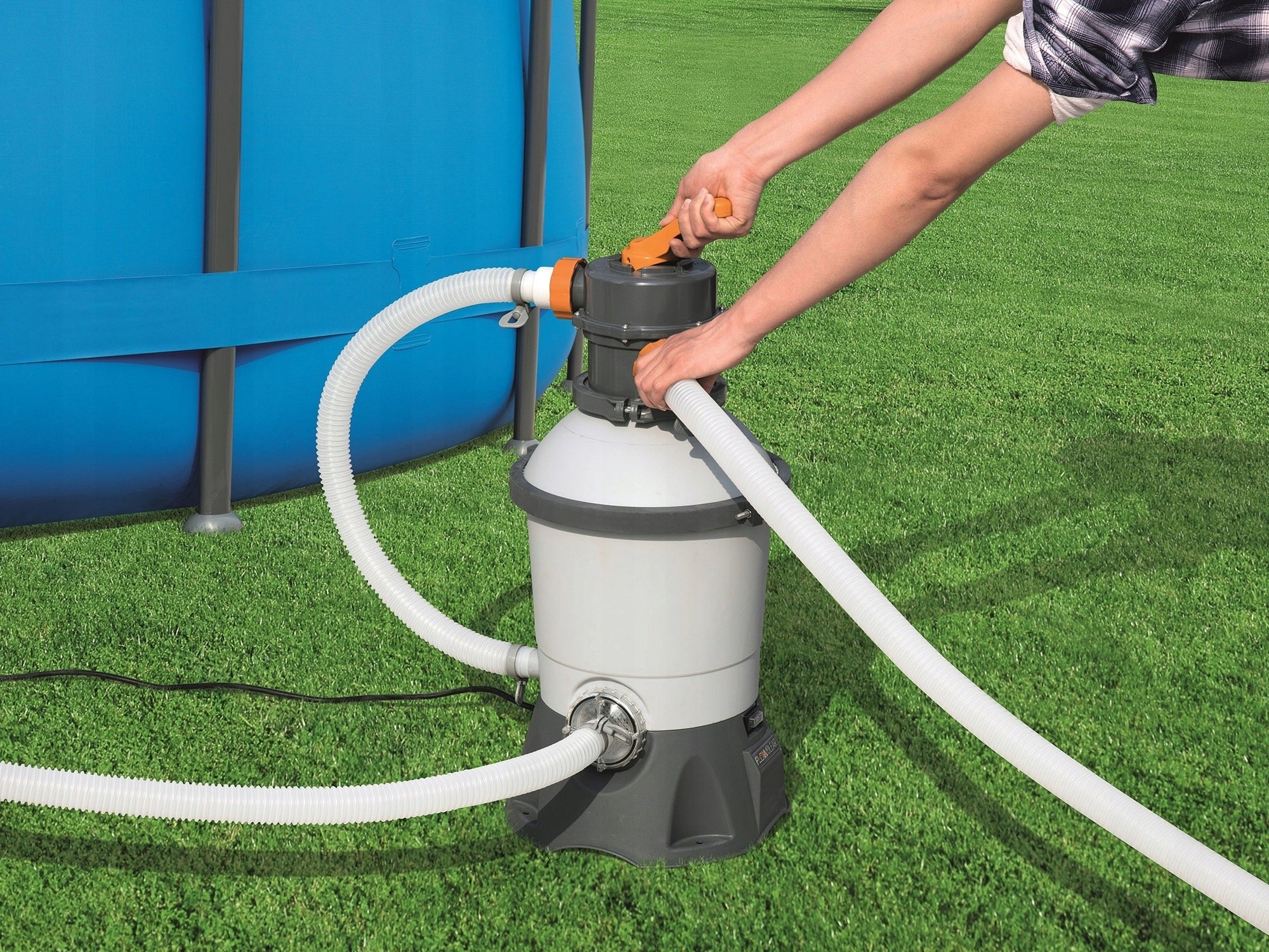 Poolwasser-Sandfilter mit Pumpe Bestway Flowclear, 2271 l/h. 