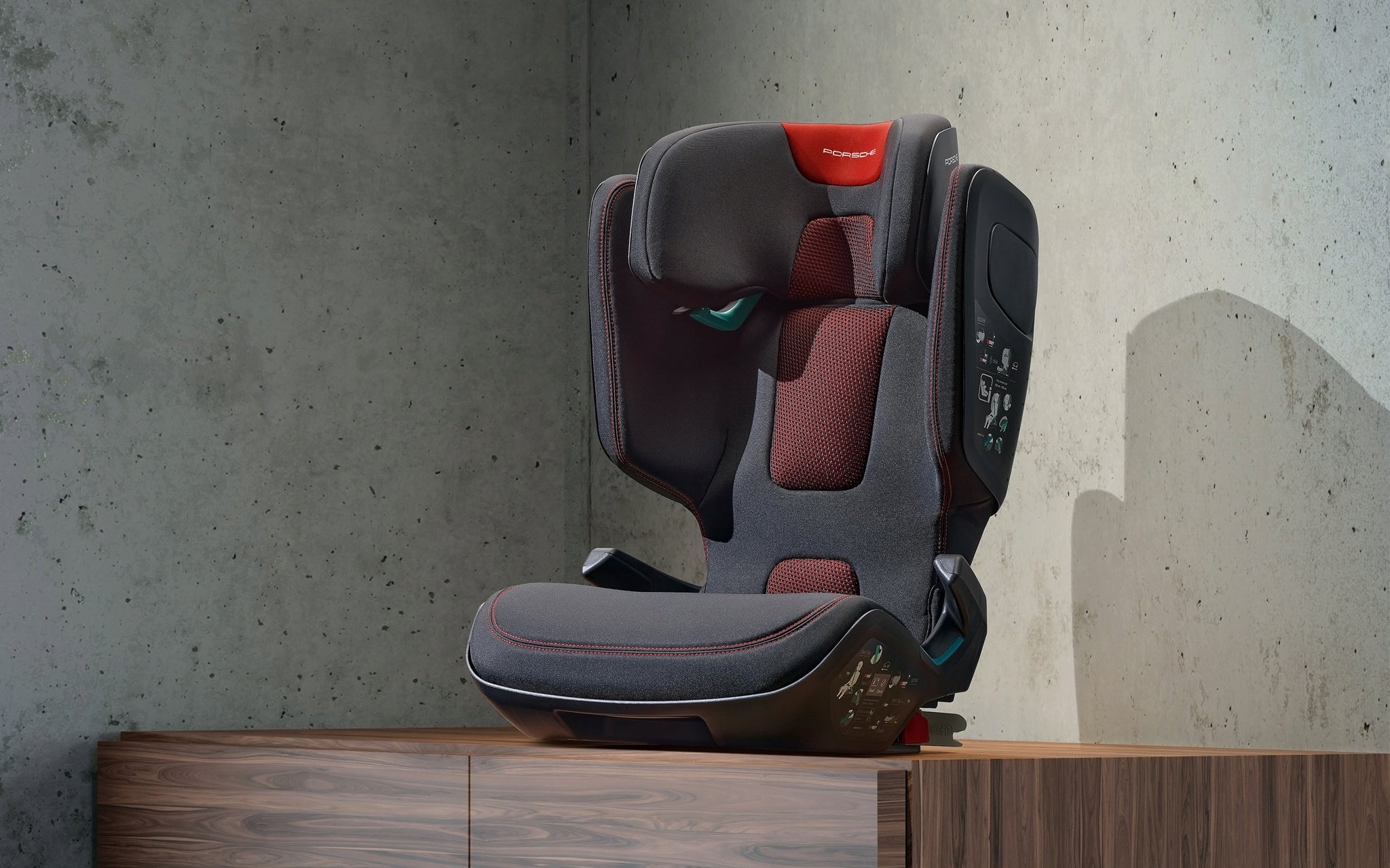 Porsche Junior Seat i-Size Brand Romer