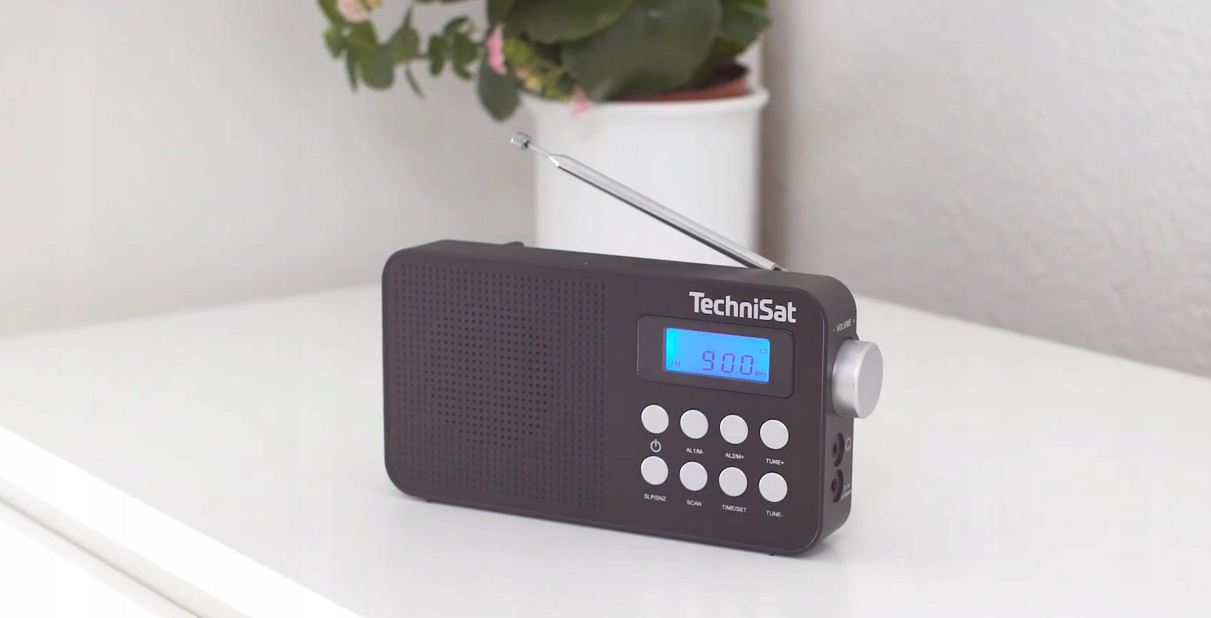 Portable Radio TechniSat CLASSIC 110 FM Clock Alarm Clock Batteries Manufacturer code 76-4822-00