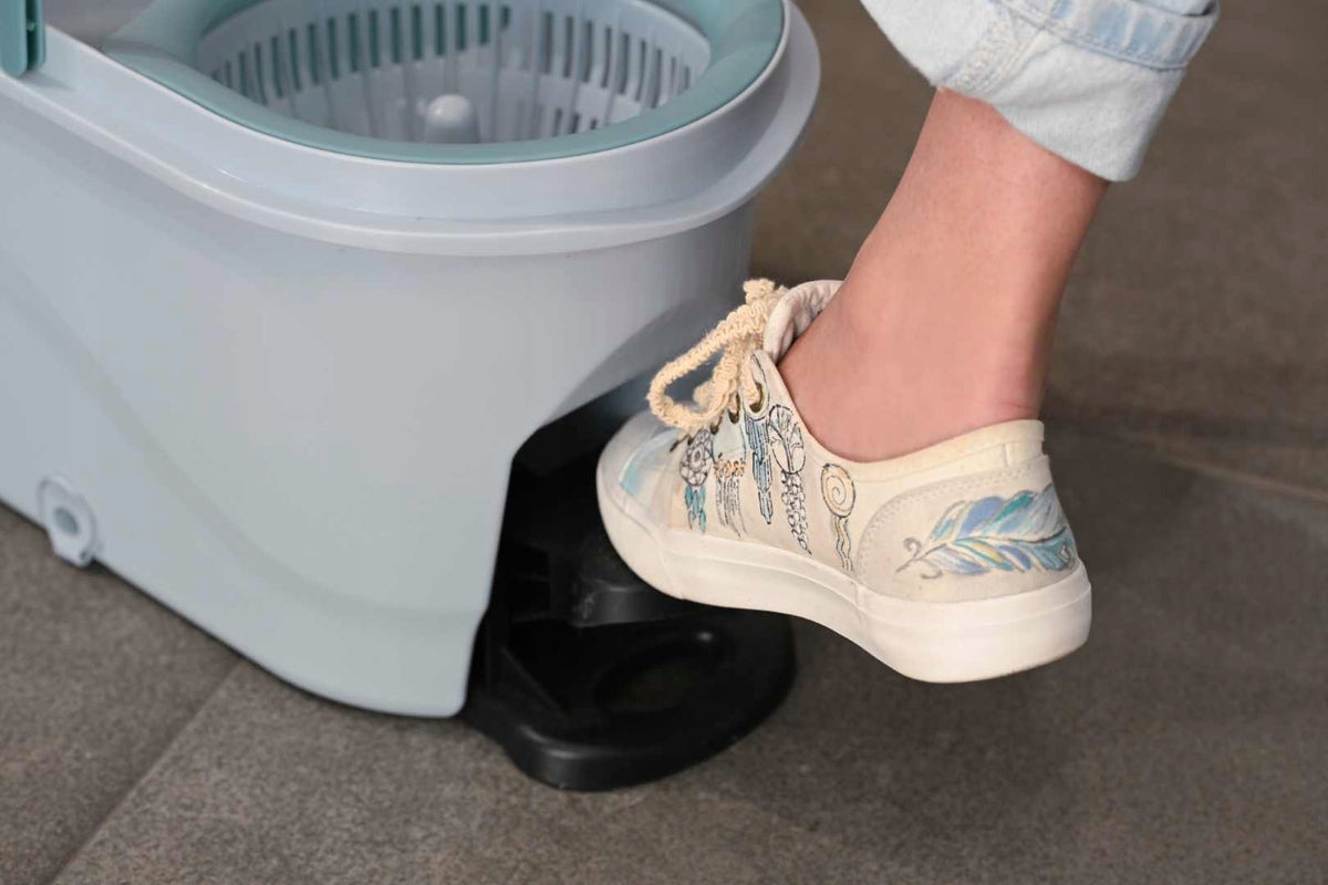 Power Speed Rotary Mop with Pedal Bucket Telescopic Stick Microfiber Brand York