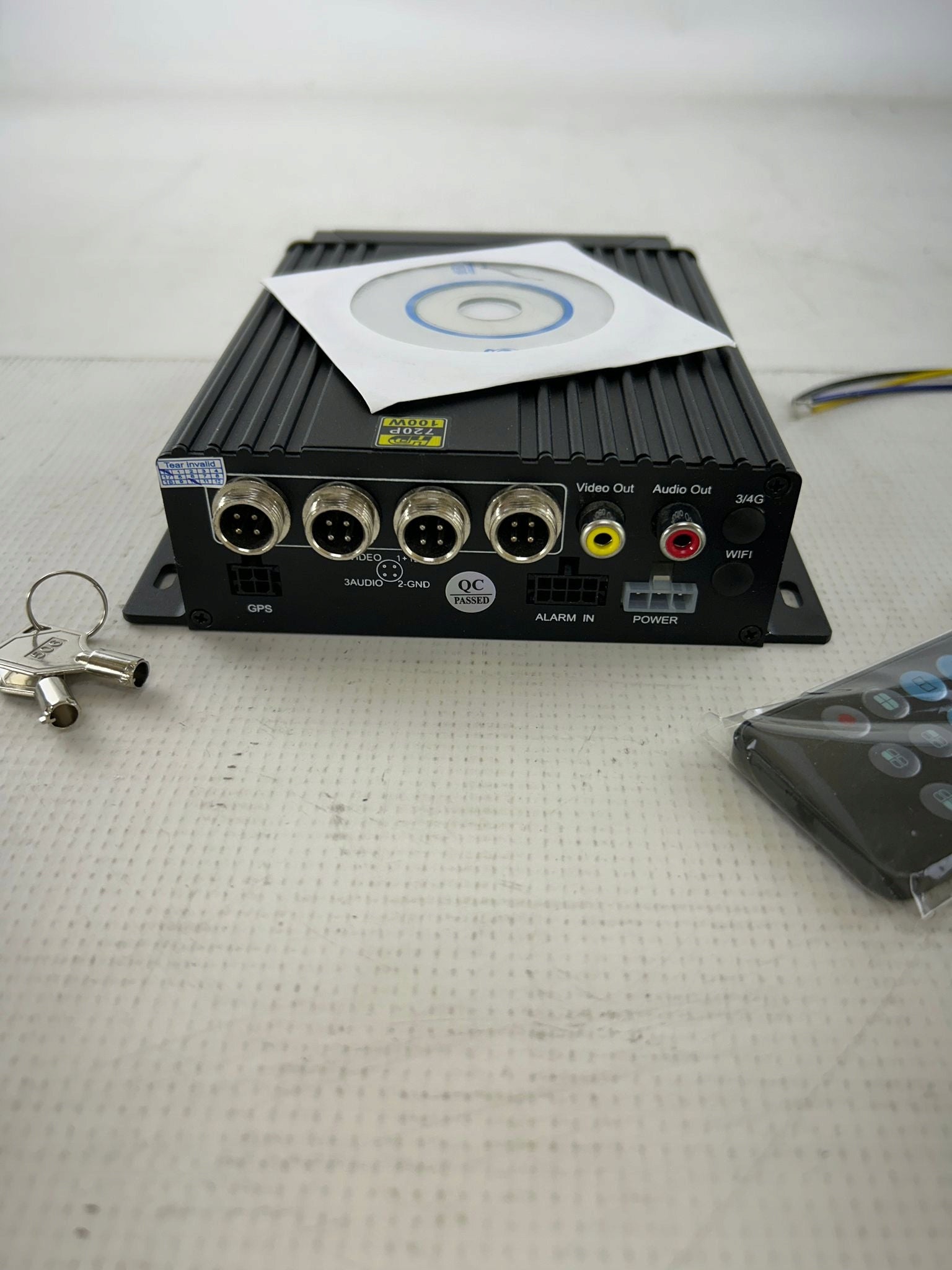 Professional Car DVR Driving Recorder with Support for 4 AHD 4PIN Cameras
