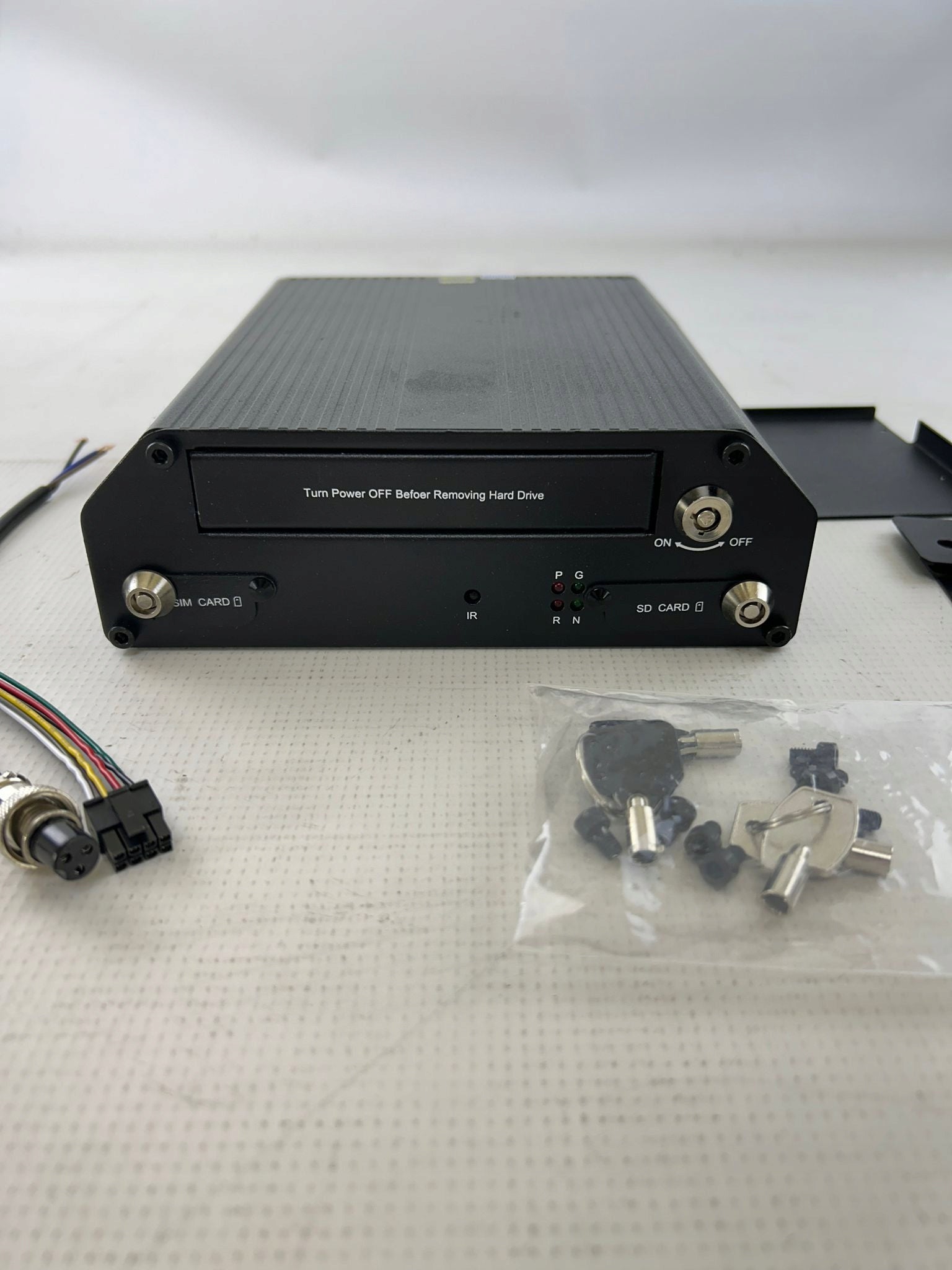 Professional Car Driving DVR Support Up to 4 AHD 4PIN Cameras Packaging status original