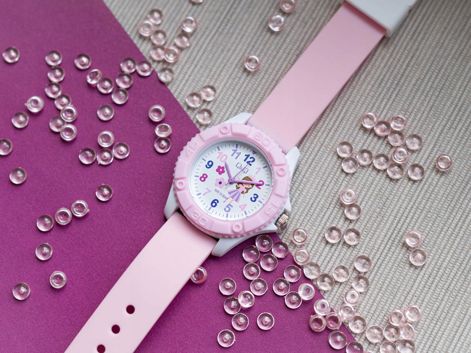 QQ VQ96J027Y WATCH FOR A GIRL WITH A PRINCESS Batteries included yes