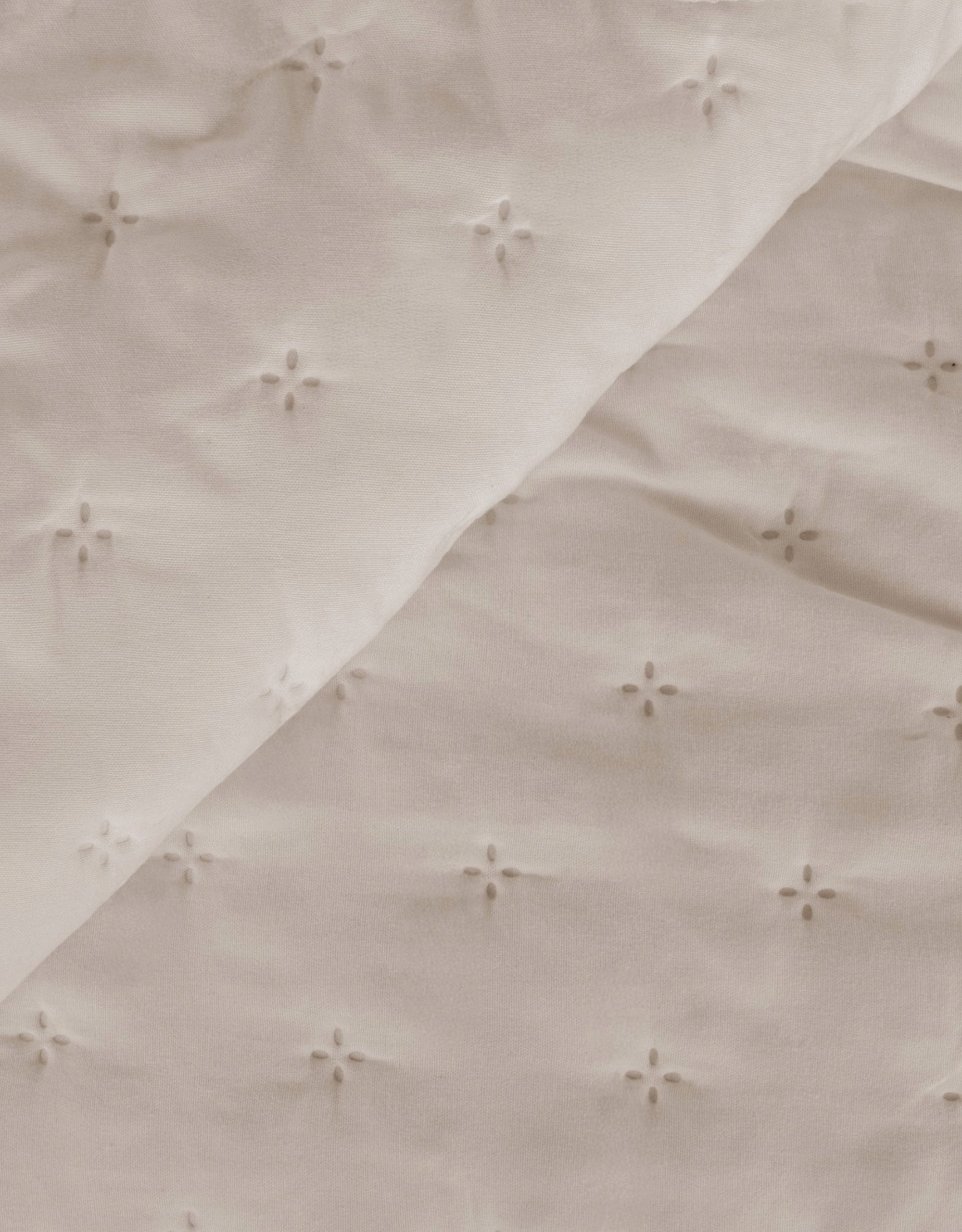 Quilted armchair cover with FRILL cap protector 70x160 beige Celia Manufacturer code Narzuta na fotel z falbaną 70x160 cm Celia