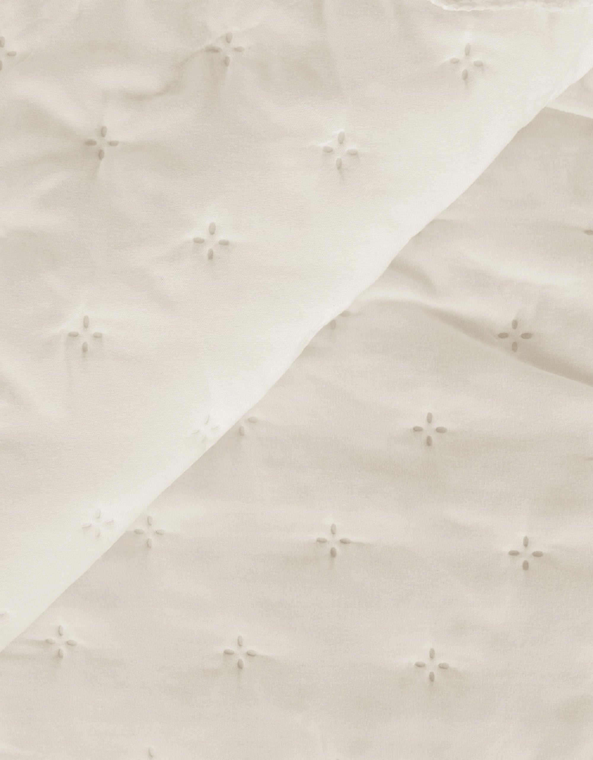 Quilted armchair cover with FRILL cap protector 70x160 cream Celia Manufacturer code Narzuta na fotel z falbaną 70x160 cm Celia
