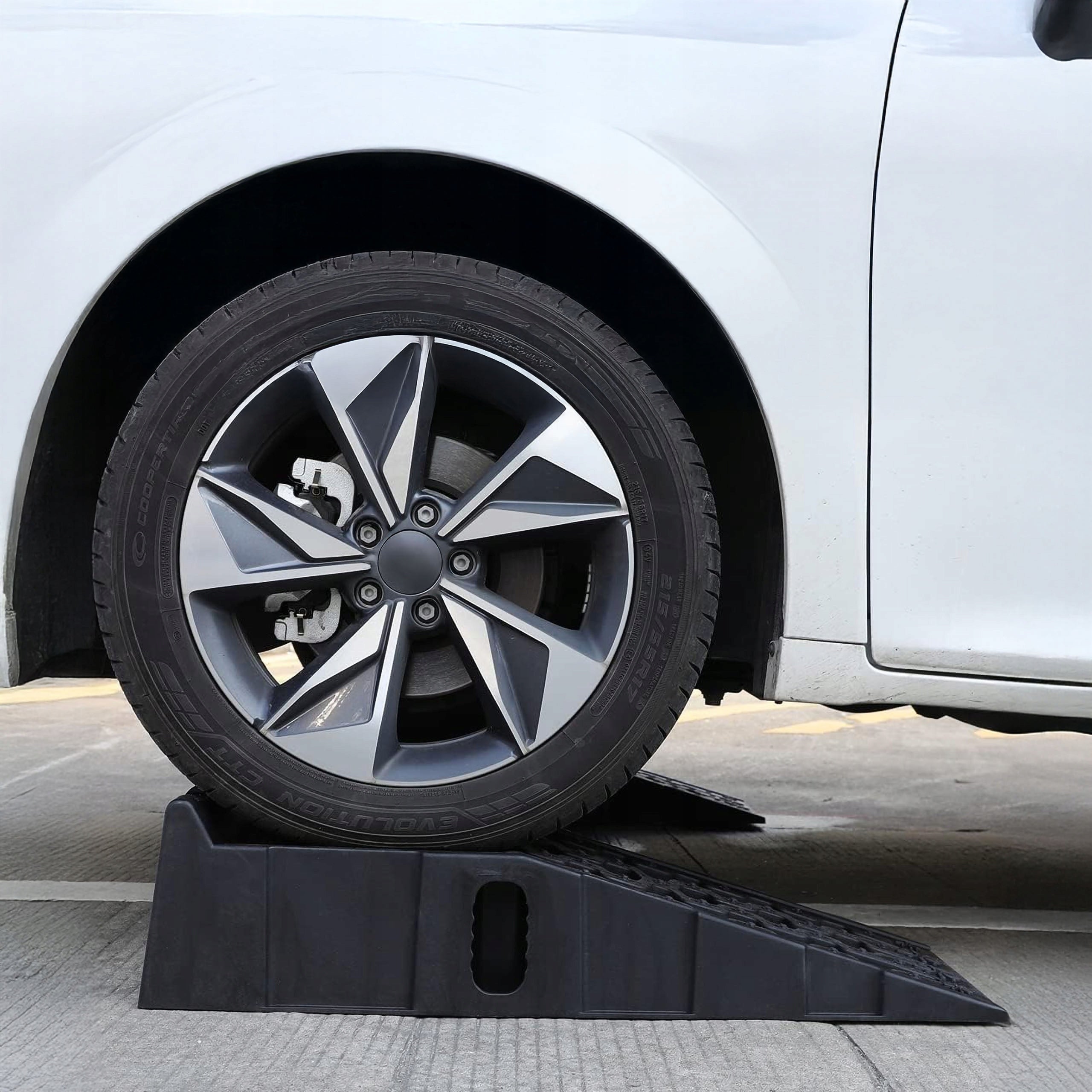 RAMP INRUN CAR RAMP DRIVEWAY SET 2PCS 5T HIGH 17CM Product weight with unit packaging 9.6 kg