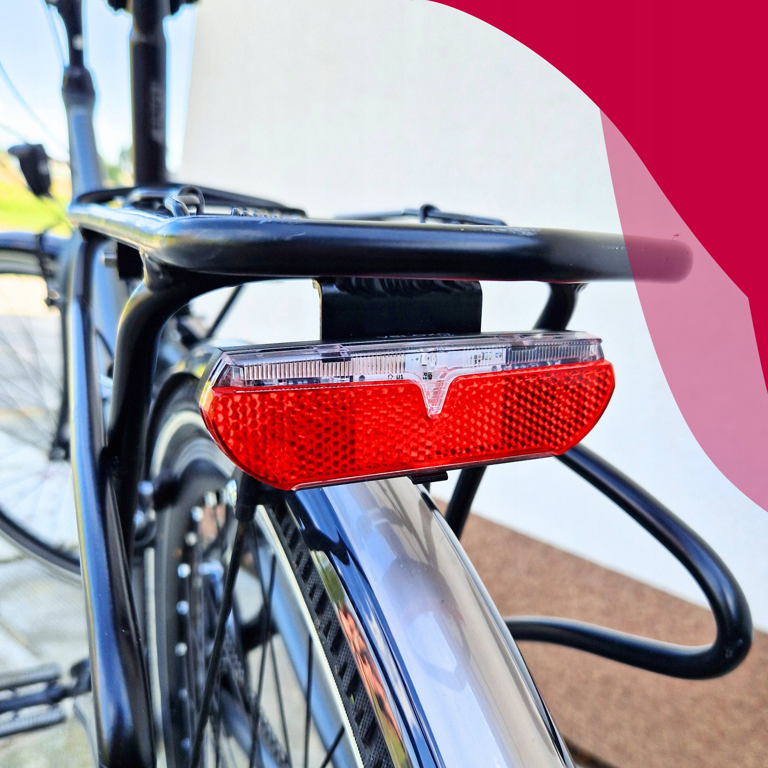 REAR LED BICYCLE LIGHT FOR TRUNK WITH BATTERY REFLECTOR VELOXO STRONG Manufacturer code 5905413651557 lampka rowerowa tył na bagażnik