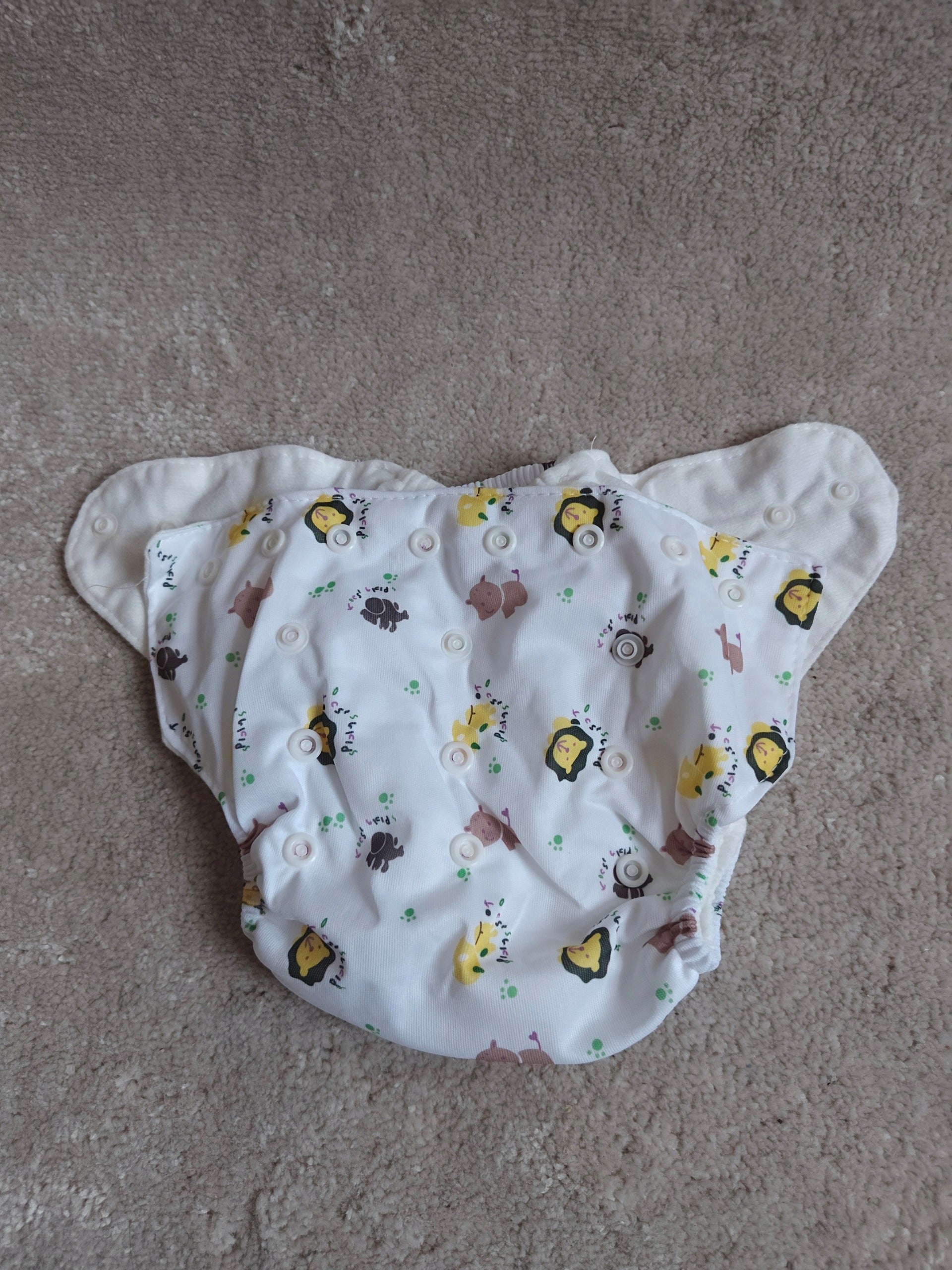REUSABLE COLOURED DIAPER Manufacturer code 01