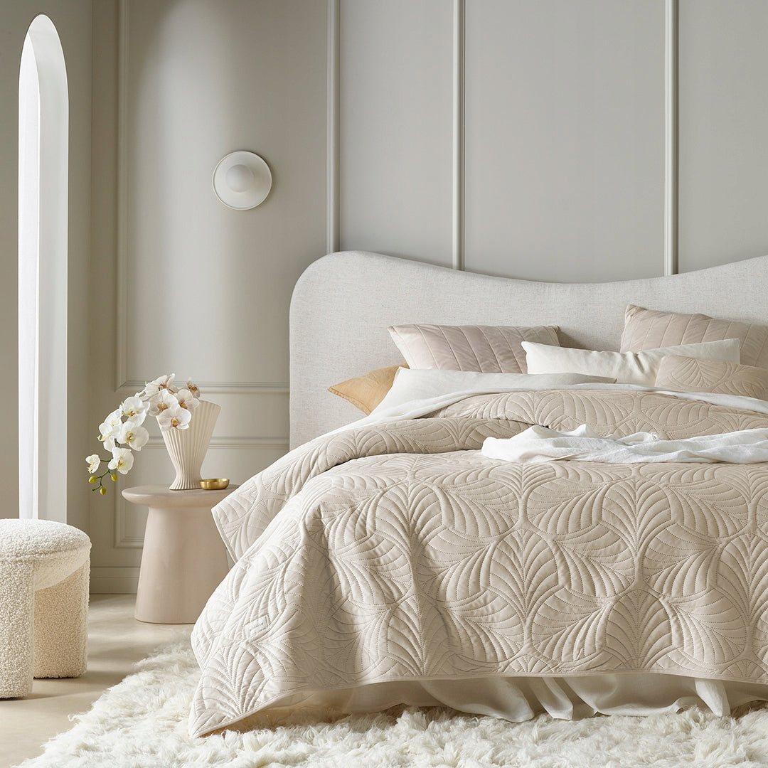 ROOM99 Bedspread 170x210 cream velour quilted for couch Feel Packaging status original