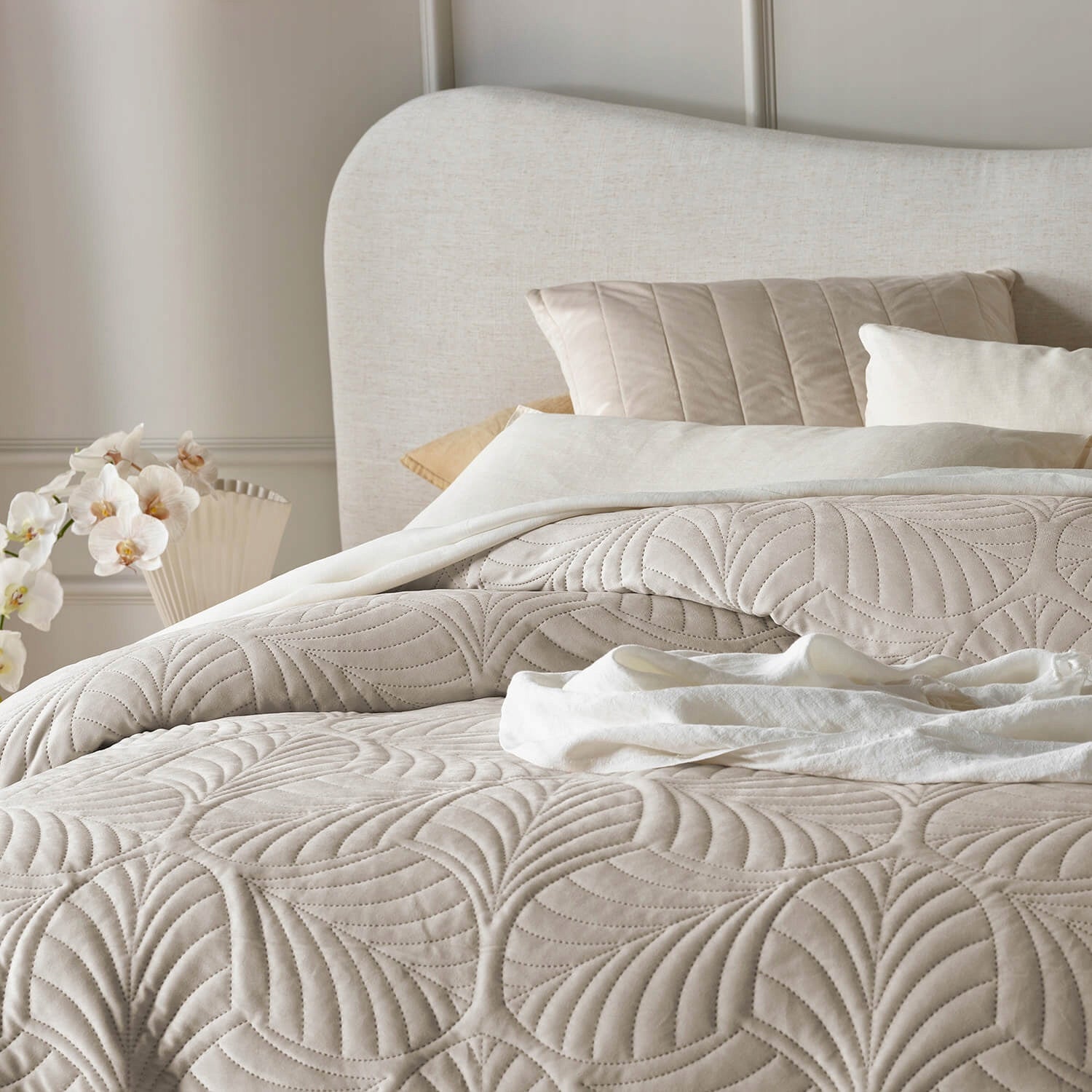 ROOM99 Bedspread 200x220 Velvet Quilted Sofa SOFT Feel Colors Manufacturer code Kapa na łóżko narzuta na kanapę velvet welur