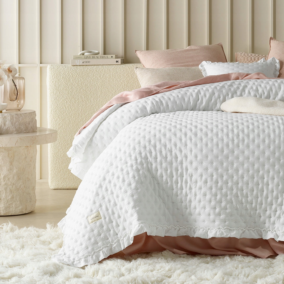ROOM99 Bedspread 200x220 white with frills quilted PREMIUM Molly Packaging status original