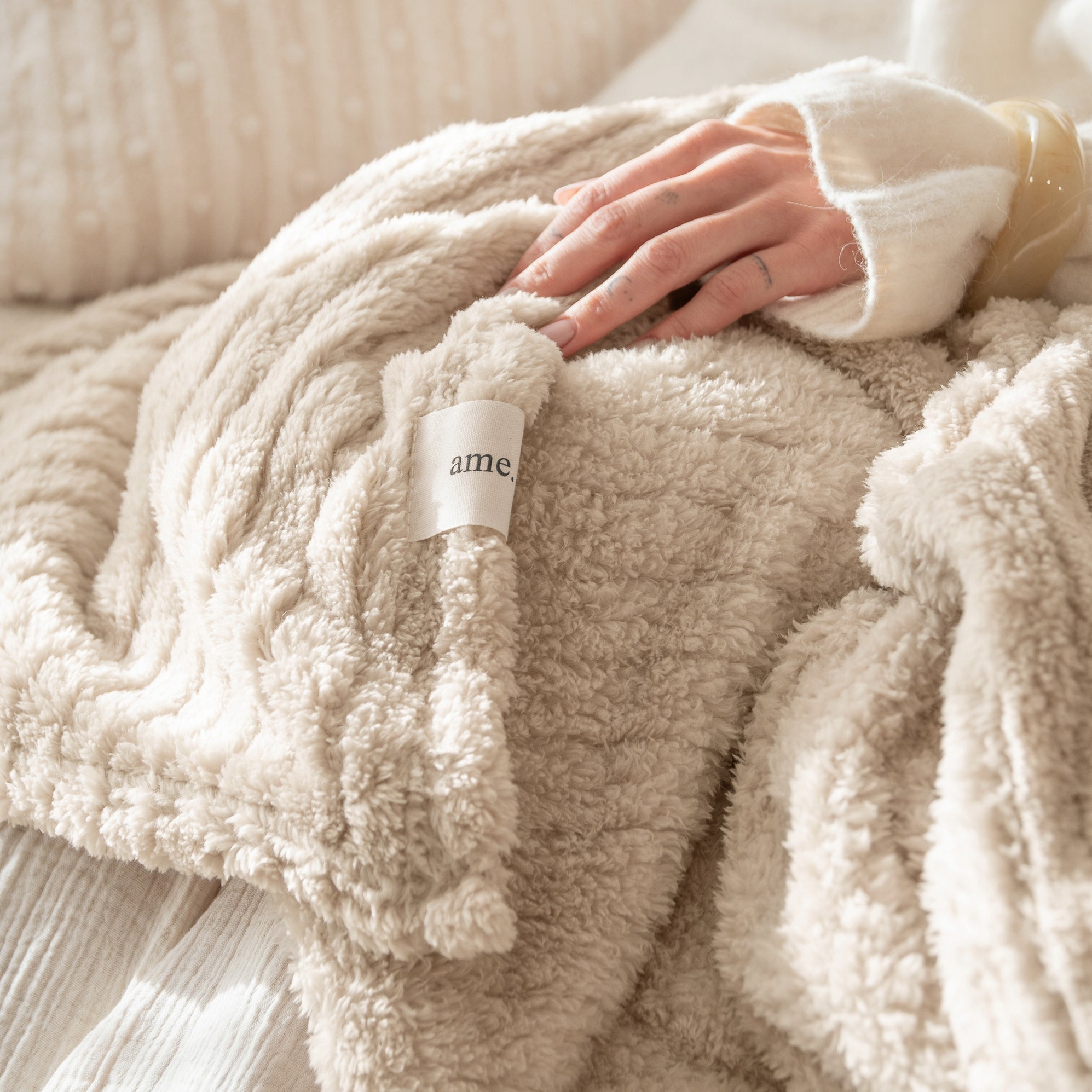 ROOM99 Blanket 200x220 beige large soft plaid for bed modern WARM Ame Manufacturer code Narzuta na łóżko kanapę nowoczesny kocyk beż
