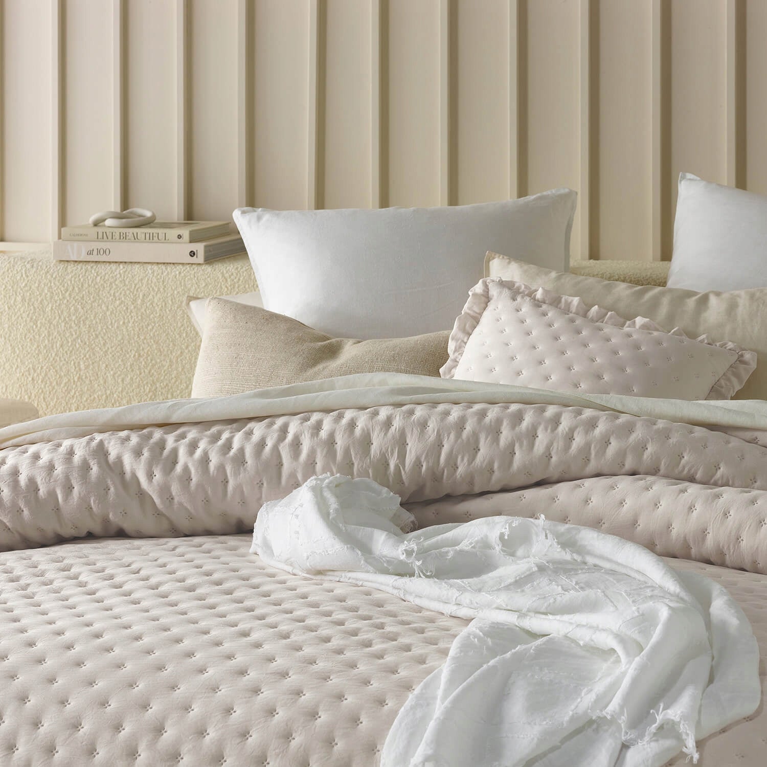 ROOM99 Quilted bedspread 200x220 sofa bed cap with frill Molly Colors Manufacturer code Narzuta na łóżko wersalkę miękka z falbankami