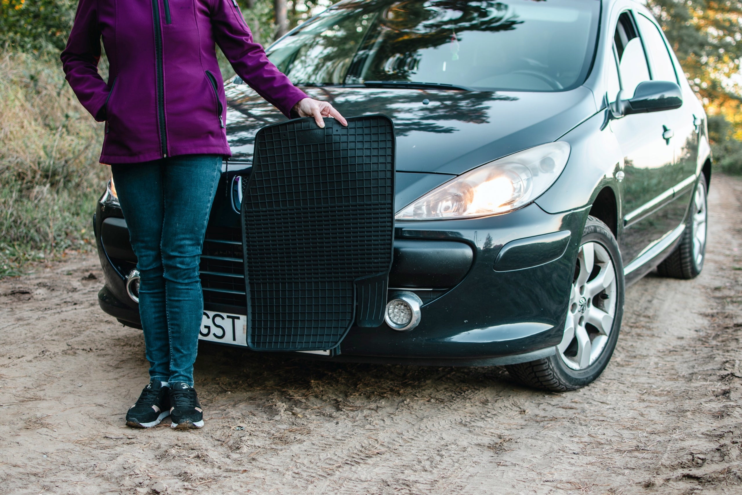 RUBBER CAR RUGS WITH RIM + TUNNEL - PRACTICAL TROUGH SET EAN (GTIN) 5907694920230
